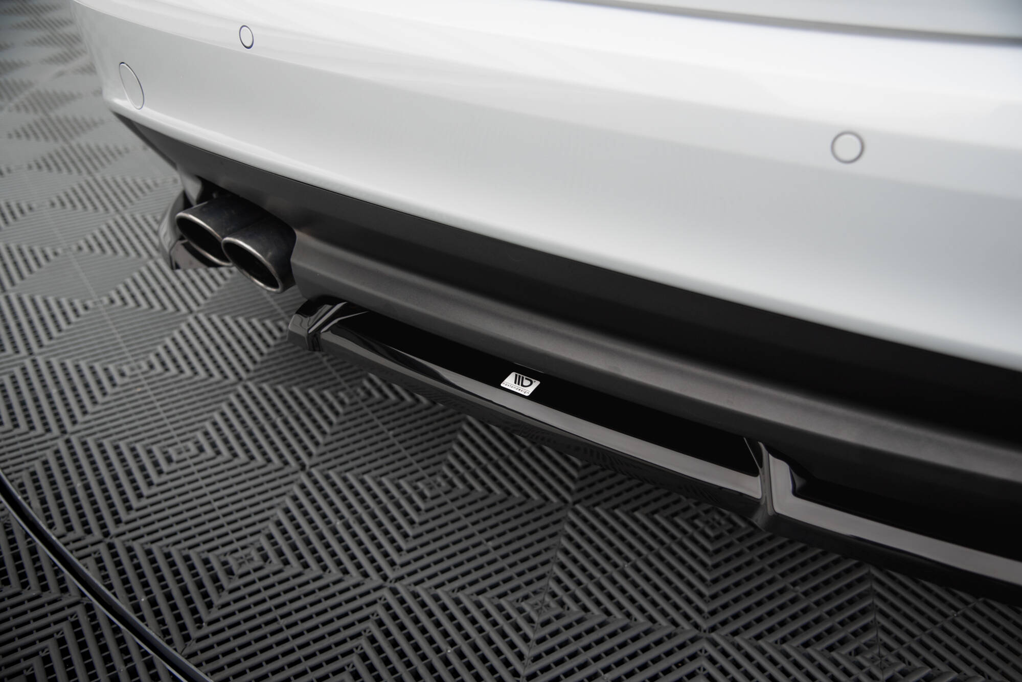 pol_po_Rear-Side-Splitters-Jaguar-XE-R-Sport-X760-19297_6 pol_po_Rear-Side-Splitters-Jaguar-XE-R-Sport-X760-19297_6