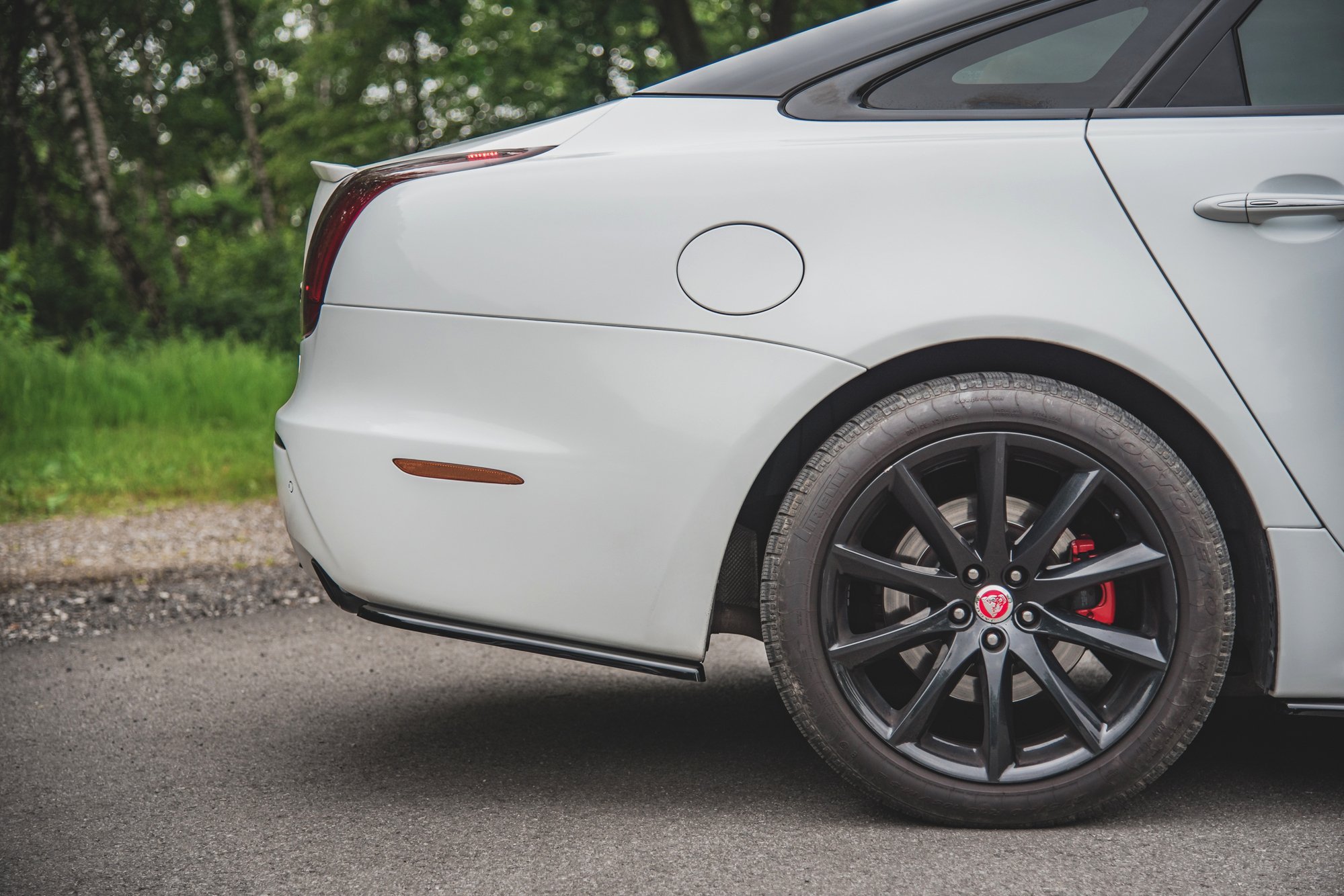 pol_po_Rear-Side-Splitters-Jaguar-XJ-R-Sport-X351-Facelift-10399_1 pol_po_Rear-Side-Splitters-Jaguar-XJ-R-Sport-X351-Facelift-10399_1