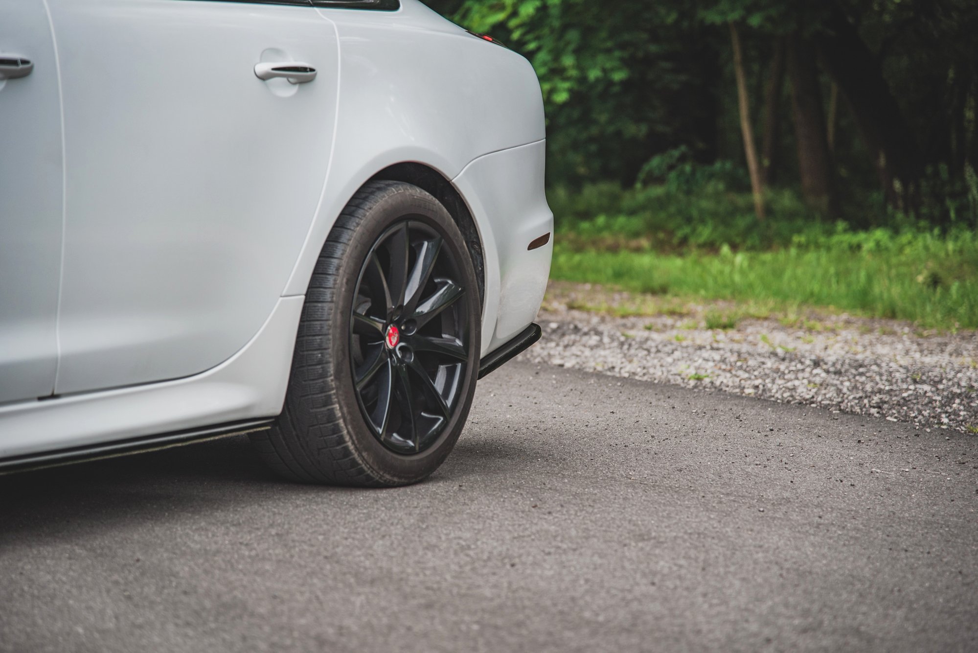 pol_po_Rear-Side-Splitters-Jaguar-XJ-R-Sport-X351-Facelift-10399_2 pol_po_Rear-Side-Splitters-Jaguar-XJ-R-Sport-X351-Facelift-10399_2