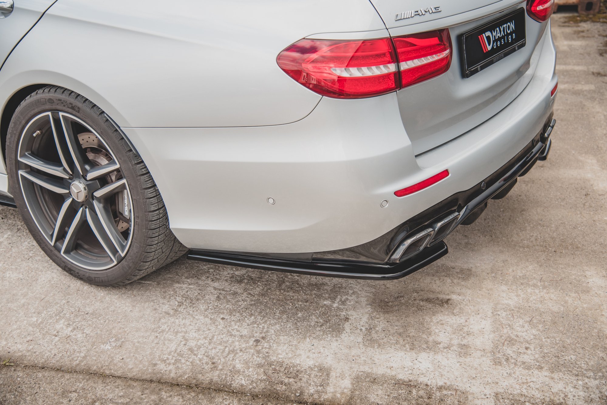 pol_po_Rear-Side-Splitters-Mercedes-Benz-E63-AMG-Estate-S213-9847_1 pol_po_Rear-Side-Splitters-Mercedes-Benz-E63-AMG-Estate-S213-9847_1