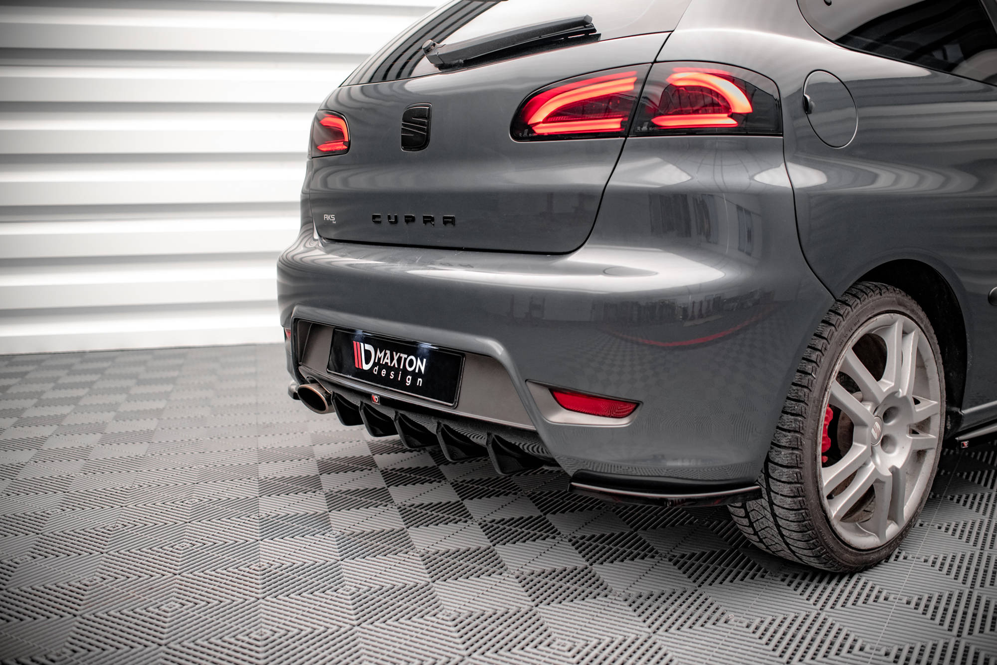pol_po_Rear-Side-Splitters-Seat-Ibiza-Cupra-Mk3-14676_6 pol_po_Rear-Side-Splitters-Seat-Ibiza-Cupra-Mk3-14676_6