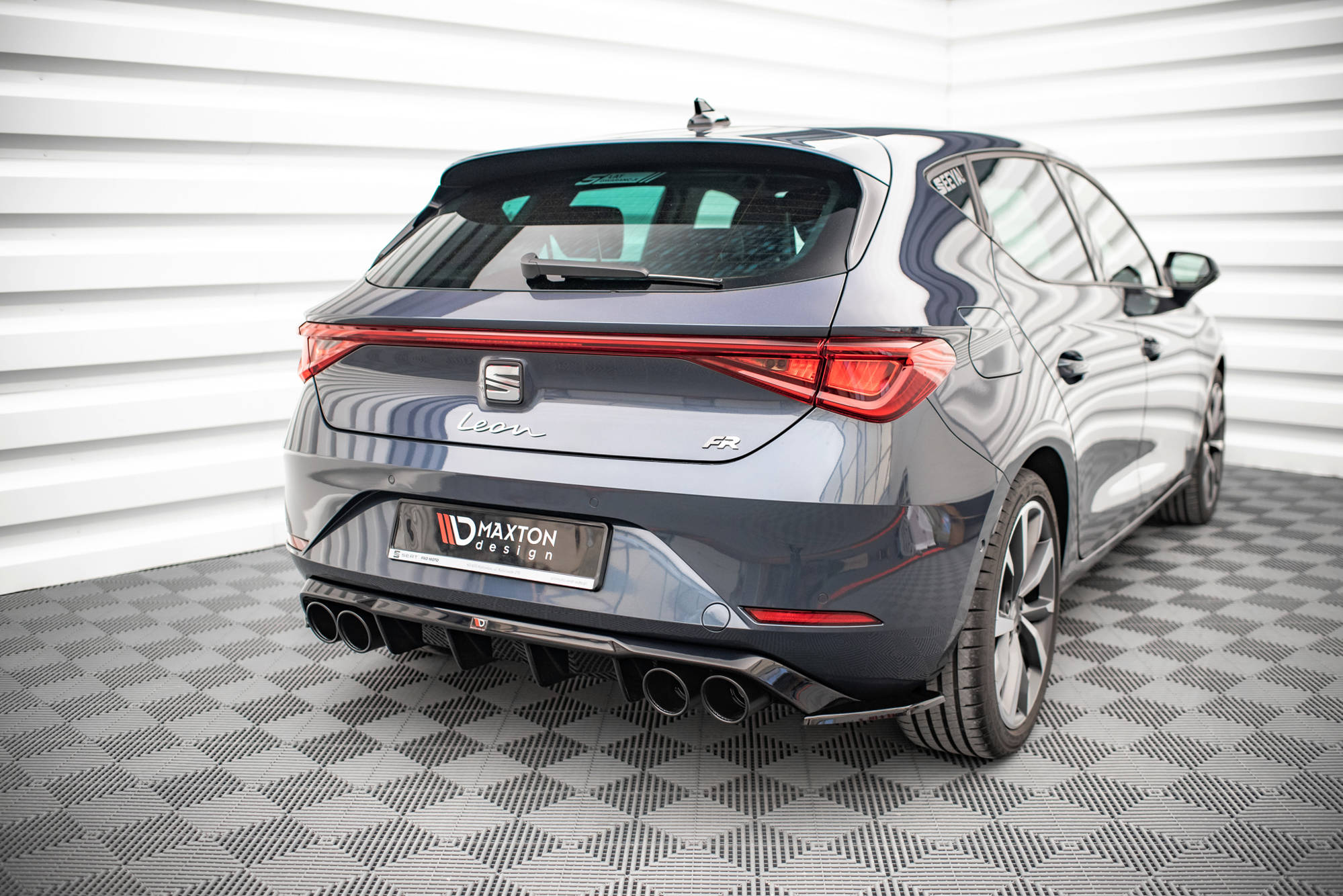pol_po_Rear-Side-Splitters-Seat-Leon-FR-Hatchback-Mk4-14258_5 pol_po_Rear-Side-Splitters-Seat-Leon-FR-Hatchback-Mk4-14258_5