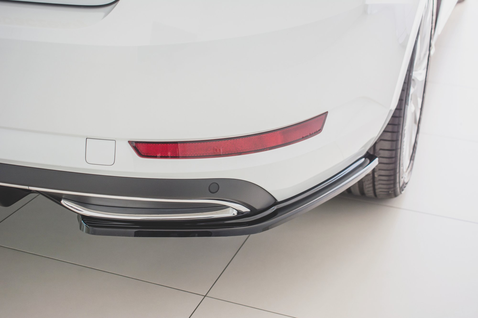 pol_po_Rear-Side-Splitters-Skoda-Superb-Liftback-Combi-Mk3-Facelift-8924_4 pol_po_Rear-Side-Splitters-Skoda-Superb-Liftback-Combi-Mk3-Facelift-8924_4