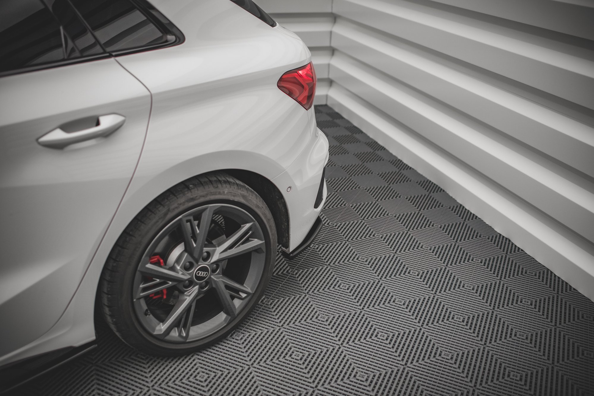pol_po_Rear-Side-Splitters-V-1-Audi-S3-Sportback-8Y-13344_2 pol_po_Rear-Side-Splitters-V-1-Audi-S3-Sportback-8Y-13344_2