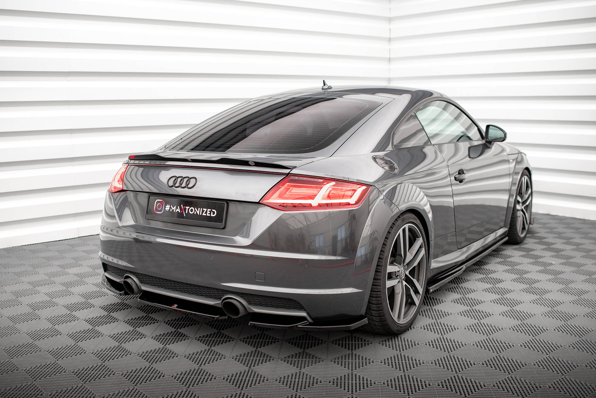 pol_po_Rear-Side-Splitters-V-1-Audi-TT-S-Line-8S-19886_2 pol_po_Rear-Side-Splitters-V-1-Audi-TT-S-Line-8S-19886_2