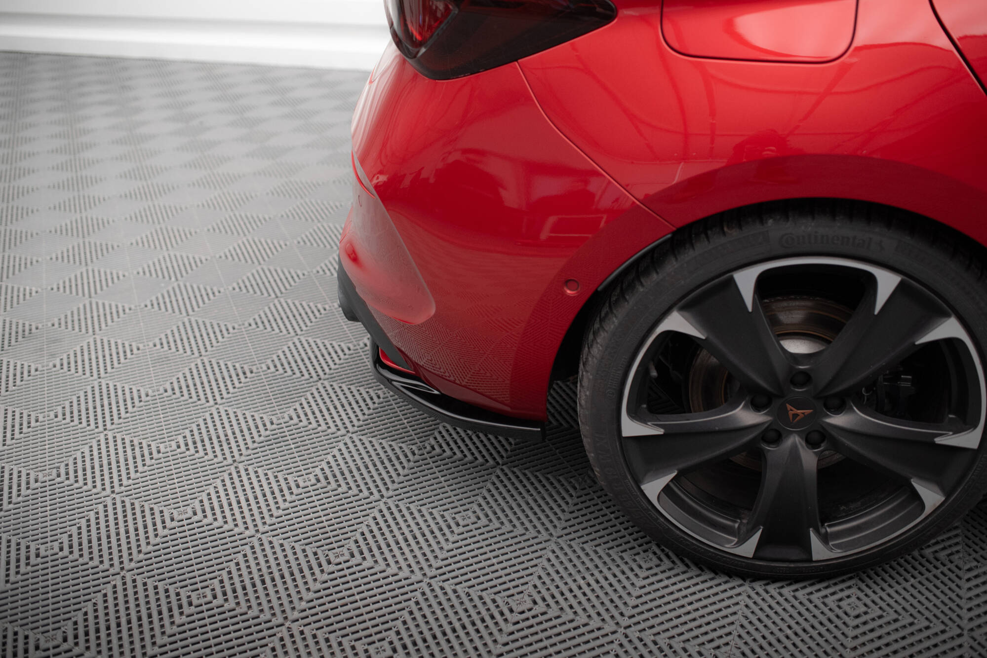 pol_po_Rear-Side-Splitters-V-1-Cupra-Leon-Hatchback-Mk1-20160_5 pol_po_Rear-Side-Splitters-V-1-Cupra-Leon-Hatchback-Mk1-20160_5