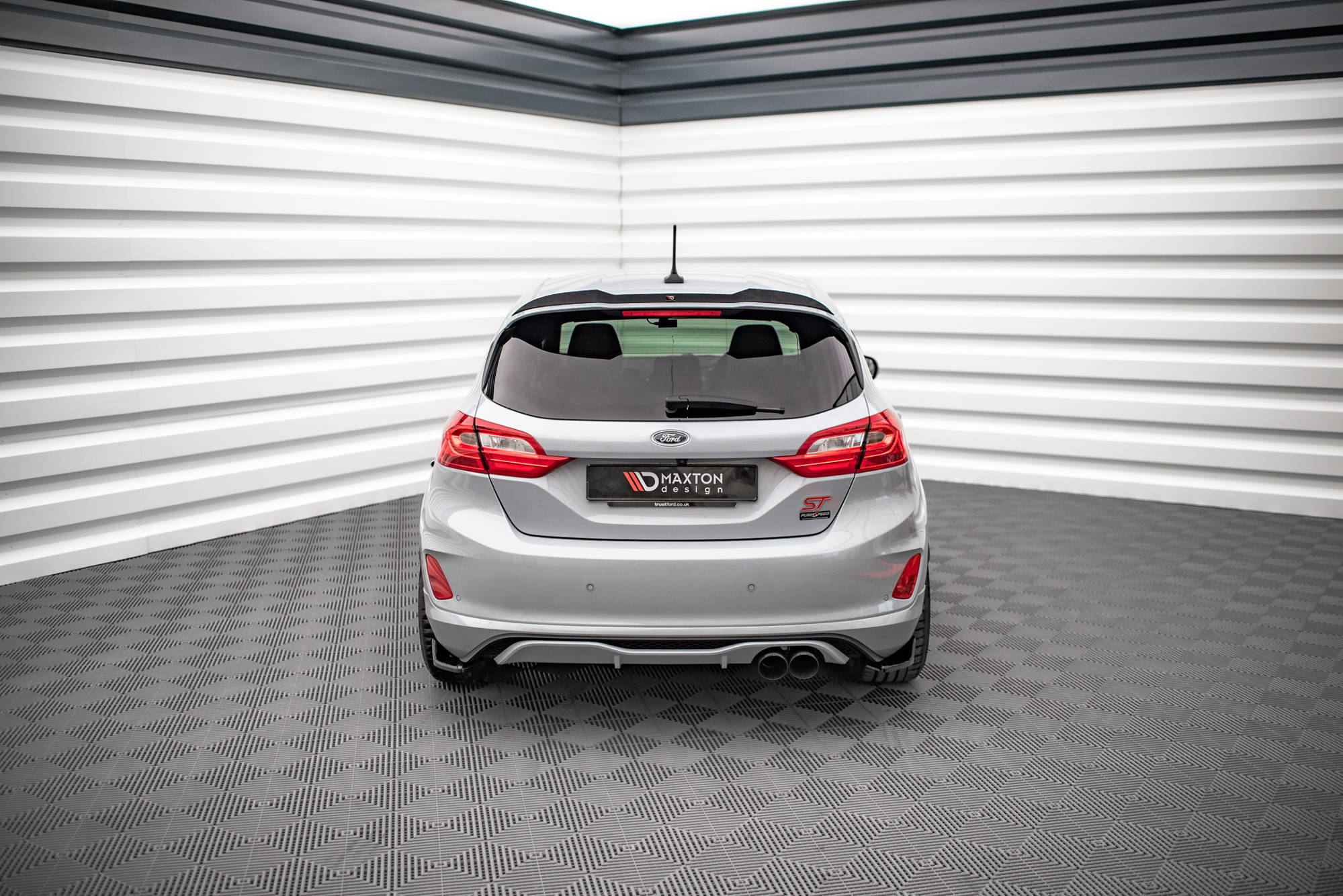 pol_po_Rear-Side-Splitters-V-1-Ford-Fiesta-ST-Mk8-14287_4 pol_po_Rear-Side-Splitters-V-1-Ford-Fiesta-ST-Mk8-14287_4