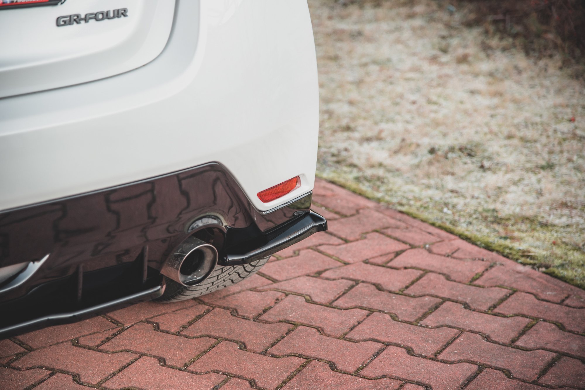 pol_po_Rear-Side-Splitters-V-1-Toyota-GR-Yaris-Mk4-11880_7 pol_po_Rear-Side-Splitters-V-1-Toyota-GR-Yaris-Mk4-11880_7
