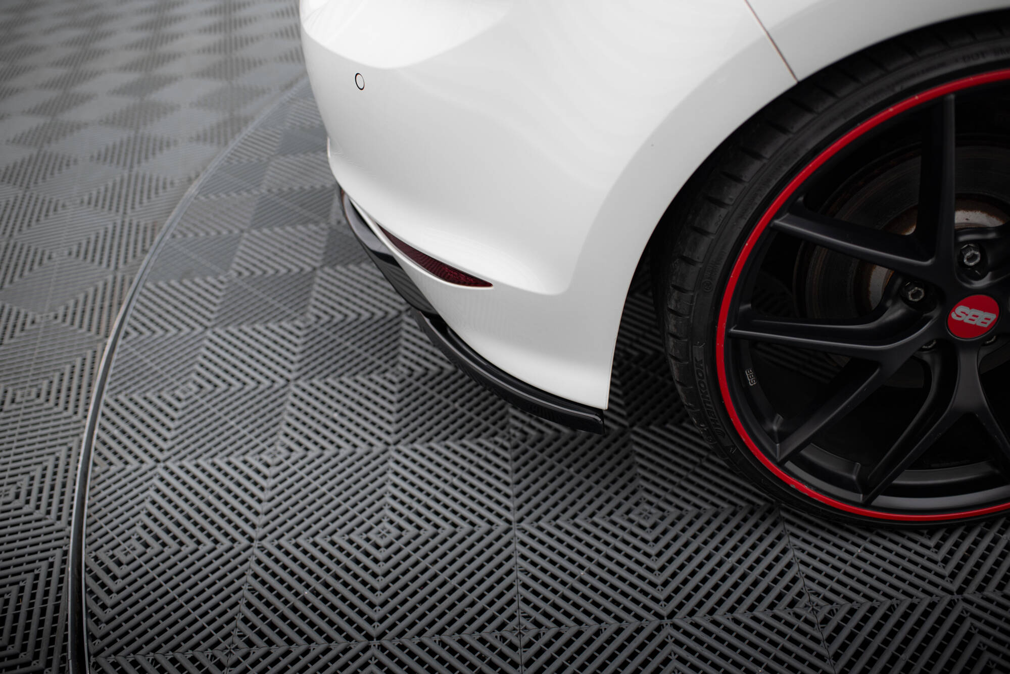 pol_po_Rear-Side-Splitters-V-1-VW-Golf-7-R-R-Line-1164_4 pol_po_Rear-Side-Splitters-V-1-VW-Golf-7-R-R-Line-1164_4