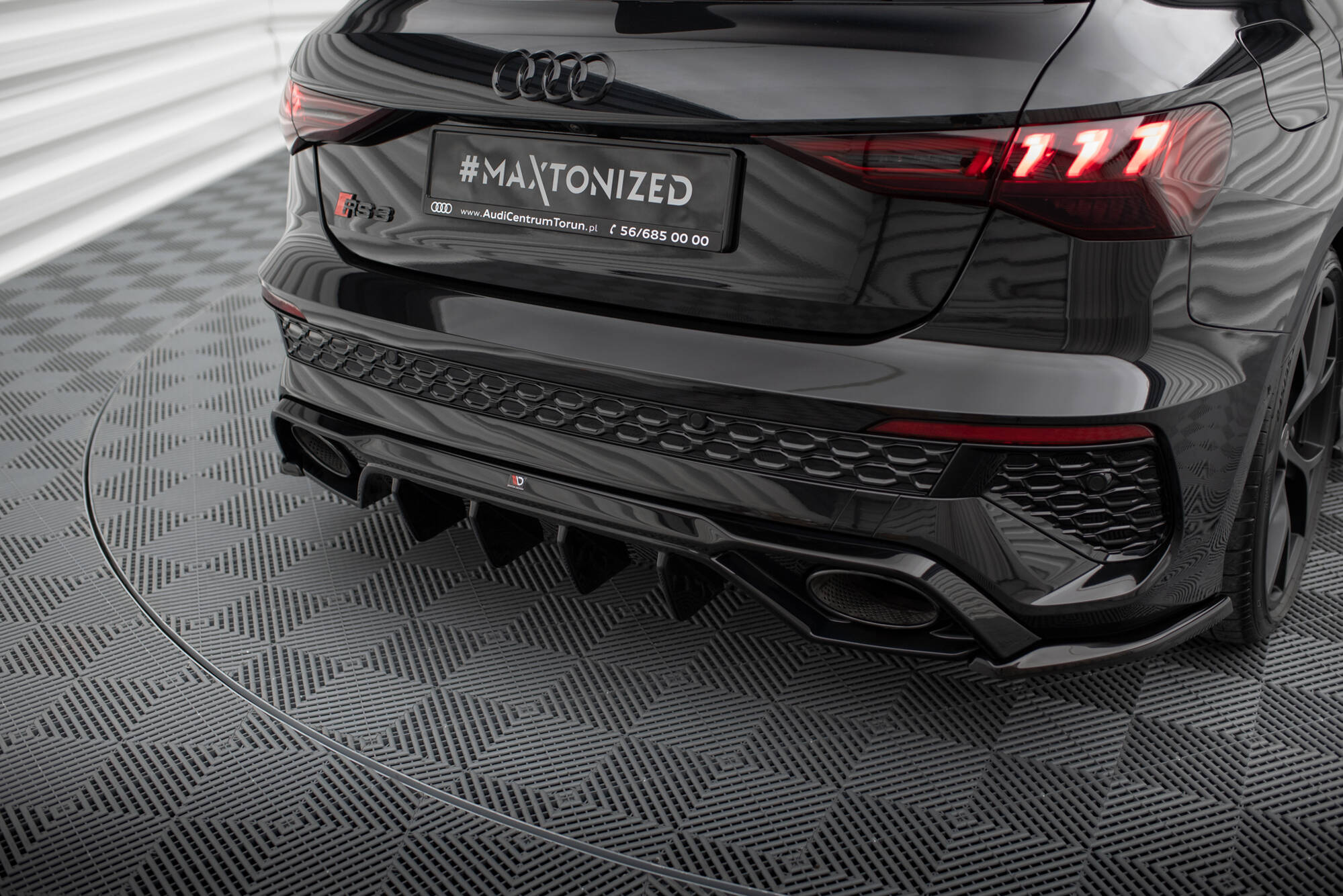 pol_po_Rear-Side-Splitters-V-2-Audi-RS3-Sportback-8Y-19070_5 pol_po_Rear-Side-Splitters-V-2-Audi-RS3-Sportback-8Y-19070_5