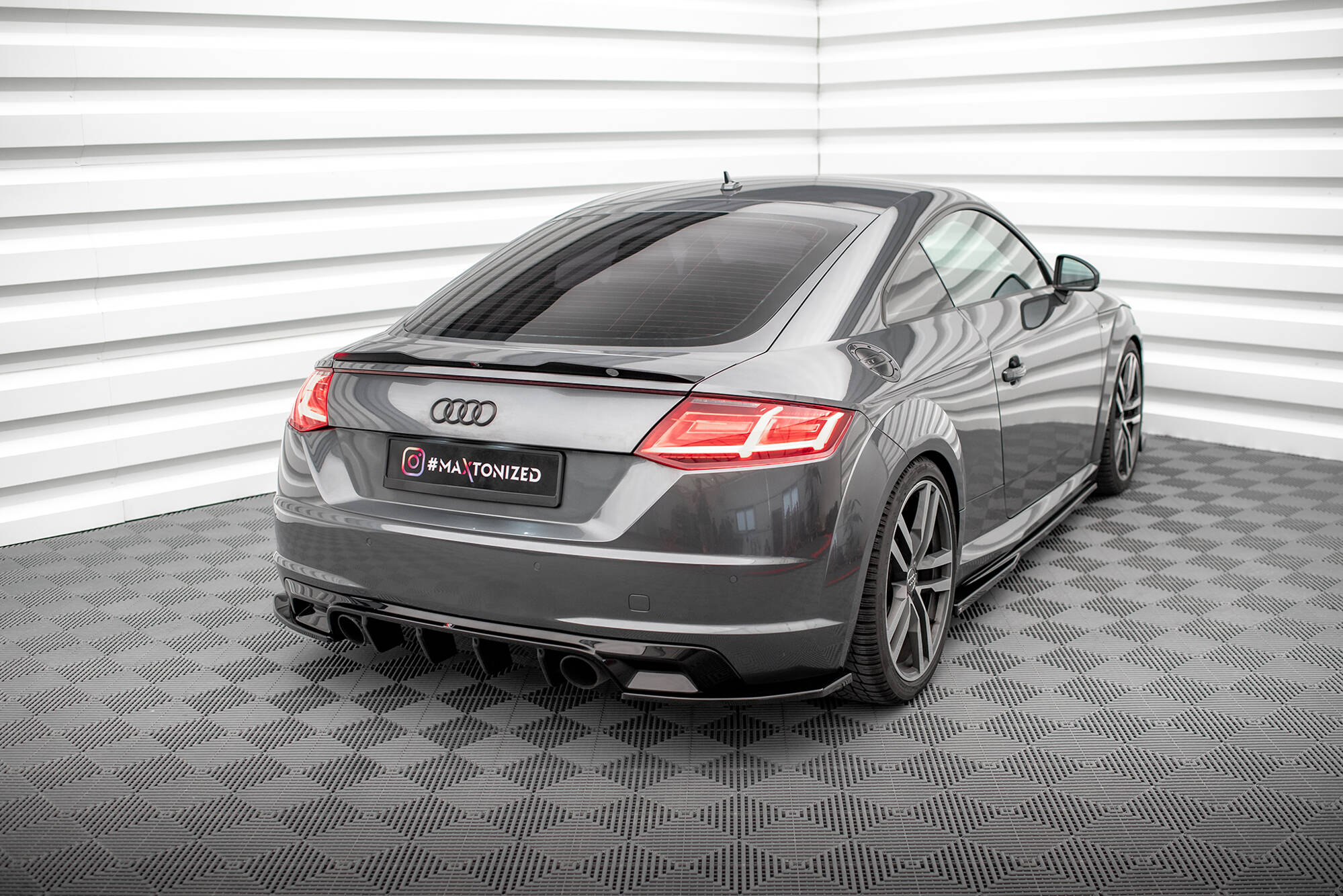 pol_po_Rear-Side-Splitters-V-2-Audi-TT-S-Line-8S-19930_5 pol_po_Rear-Side-Splitters-V-2-Audi-TT-S-Line-8S-19930_5