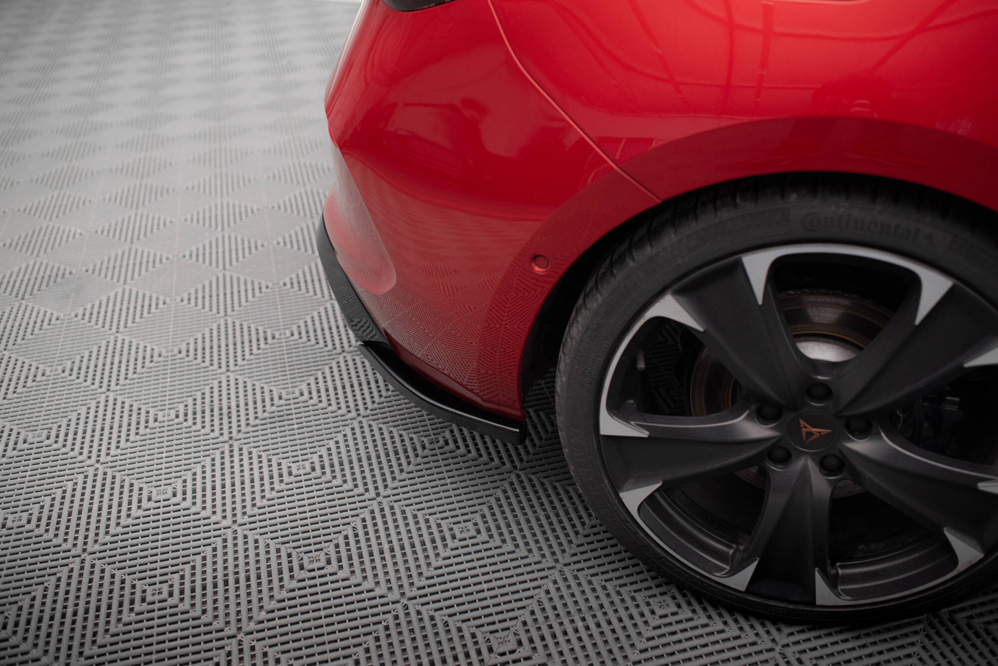pol_po_Rear-Side-Splitters-V-2-Cupra-Leon-Hatchback-Mk1-20620_6 pol_po_Rear-Side-Splitters-V-2-Cupra-Leon-Hatchback-Mk1-20620_6