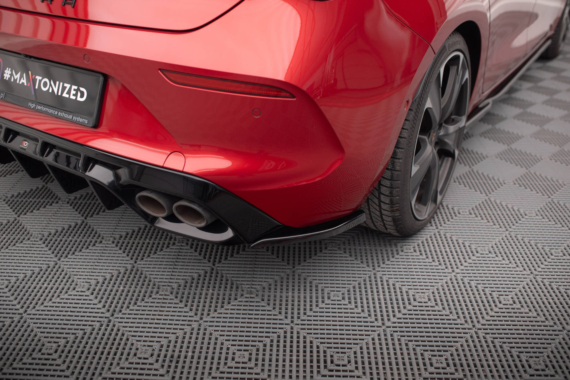 pol_po_Rear-Side-Splitters-V-2-Cupra-Leon-Hatchback-Mk1-20620_8 pol_po_Rear-Side-Splitters-V-2-Cupra-Leon-Hatchback-Mk1-20620_8