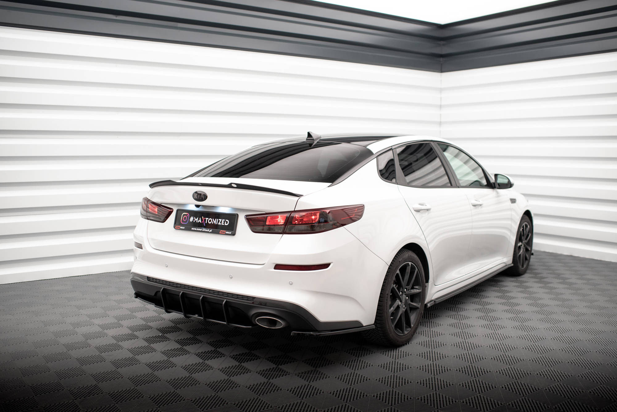 pol_po_Rear-Side-Splitters-V-2-Kia-Optima-Mk4-Facelift-18012_6 pol_po_Rear-Side-Splitters-V-2-Kia-Optima-Mk4-Facelift-18012_6