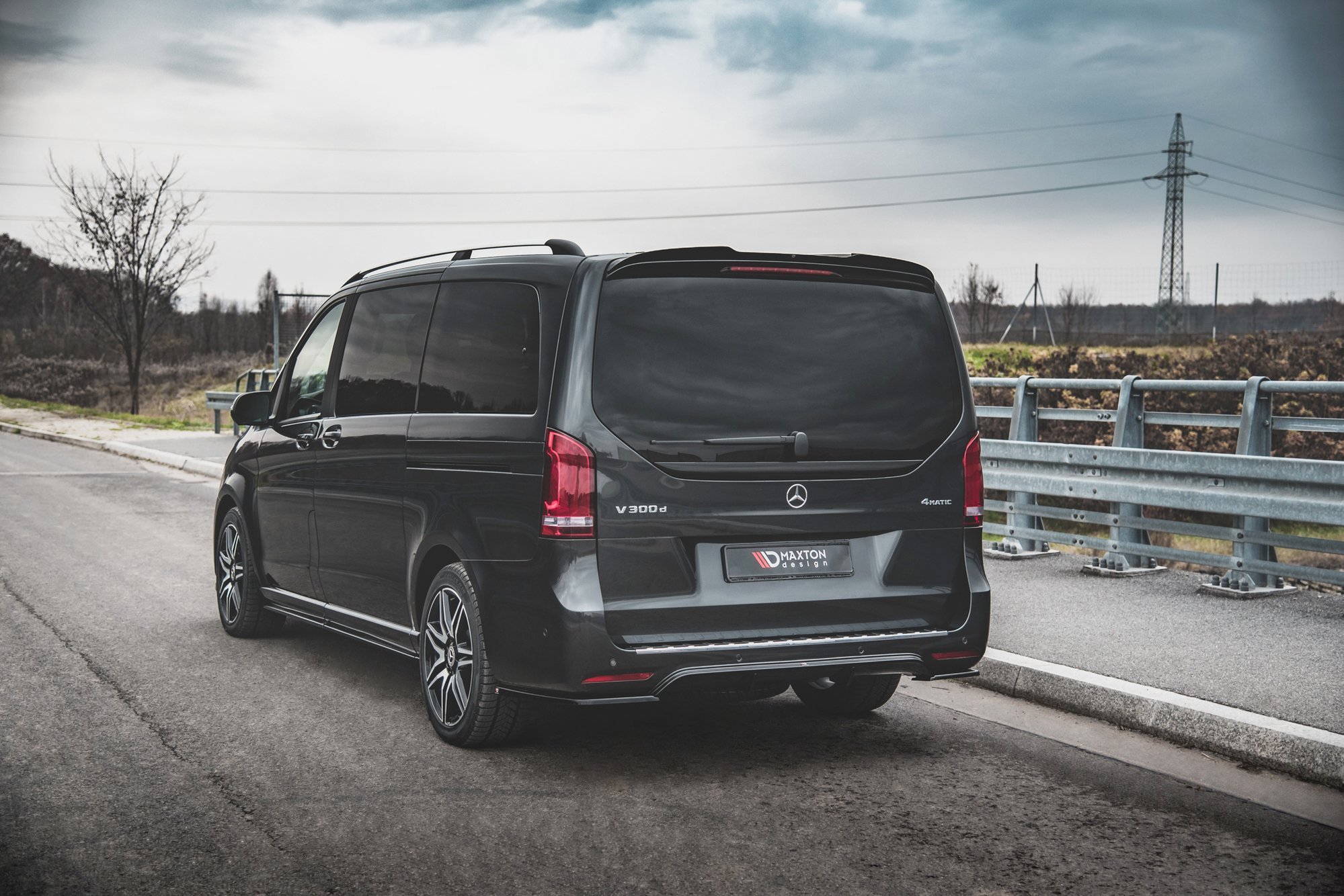 pol_po_Rear-Side-Splitters-V-2-Mercedes-Benz-V-Class-AMG-Line-W447-Facelift-11255_4 pol_po_Rear-Side-Splitters-V-2-Mercedes-Benz-V-Class-AMG-Line-W447-Facelift-11255_4