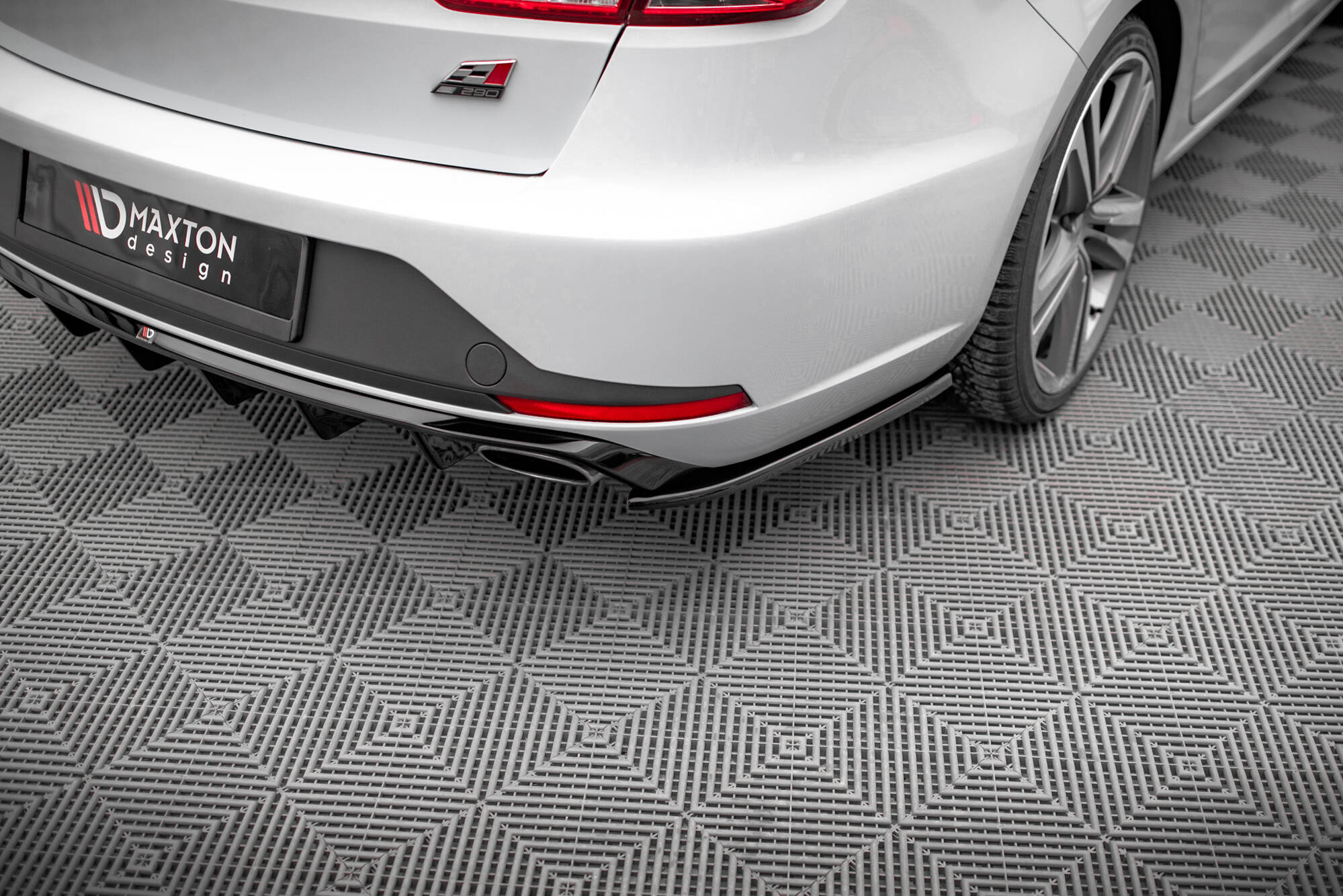 pol_po_Rear-Side-Splitters-V-2-Seat-Leon-Cupra-Sportstourer-Mk3-20298_3 pol_po_Rear-Side-Splitters-V-2-Seat-Leon-Cupra-Sportstourer-Mk3-20298_3