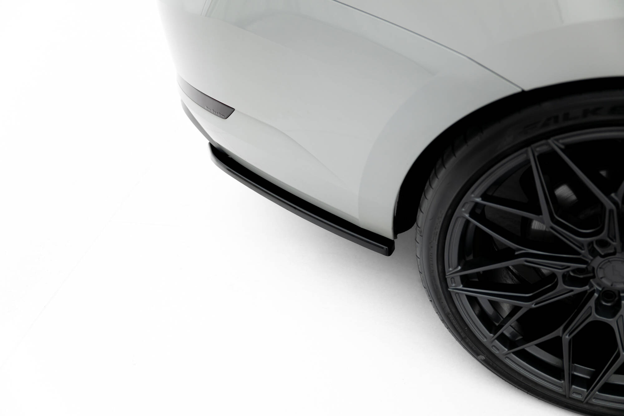 pol_po_Rear-Side-Splitters-V-2-Skoda-Superb-Liftback-Combi-Mk3-22268_4 pol_po_Rear-Side-Splitters-V-2-Skoda-Superb-Liftback-Combi-Mk3-22268_4