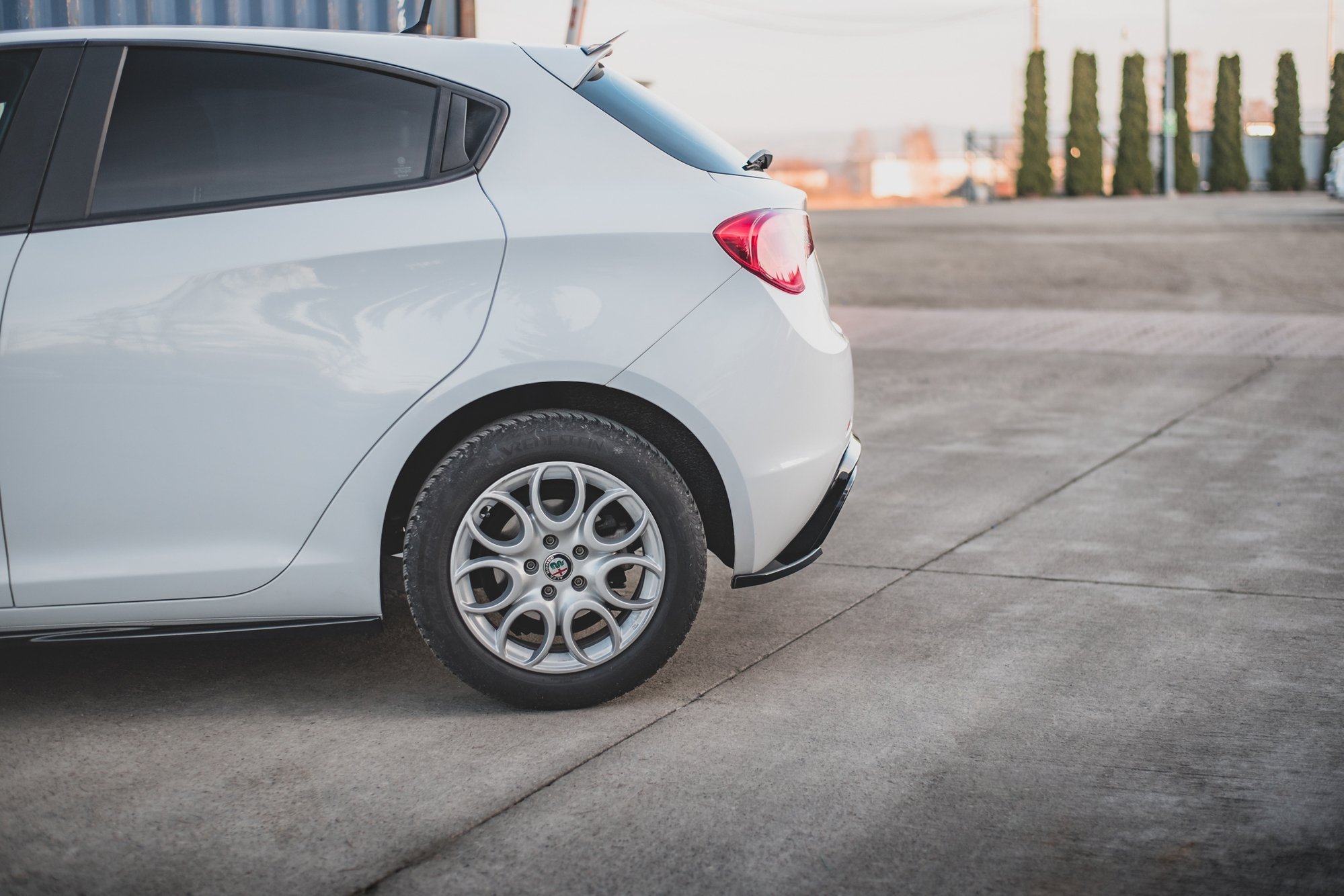 pol_po_Rear-Side-Splitters-V-3-Alfa-Romeo-Giulietta-Facelift-11663_6 pol_po_Rear-Side-Splitters-V-3-Alfa-Romeo-Giulietta-Facelift-11663_6