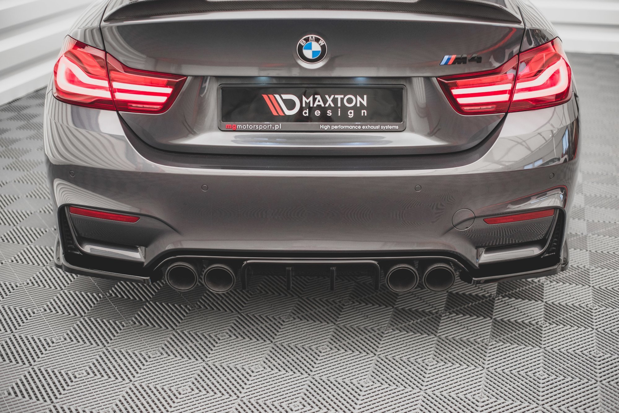 pol_po_Rear-Side-Splitters-V-3-BMW-M4-F82-13225_3 pol_po_Rear-Side-Splitters-V-3-BMW-M4-F82-13225_3