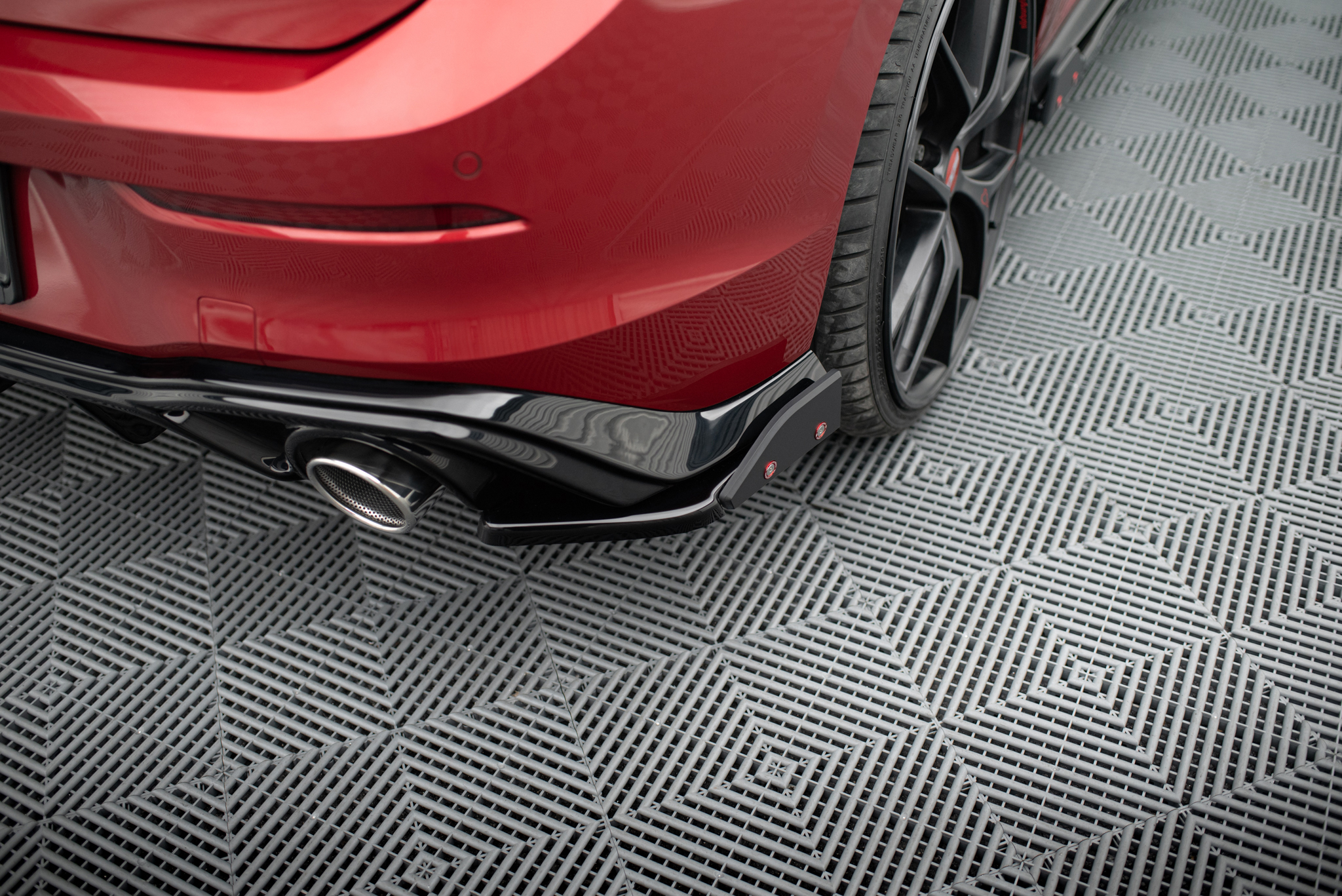 pol_po_Rear-Side-Splitters-V-4-Flaps-Volkswagen-Golf-GTI-GTE-Mk8-23293_4 pol_po_Rear-Side-Splitters-V-4-Flaps-Volkswagen-Golf-GTI-GTE-Mk8-23293_4