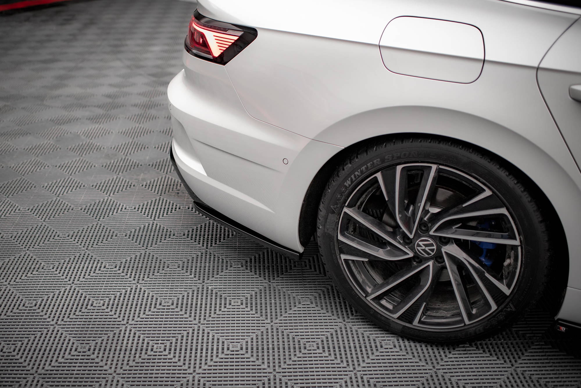 pol_po_Rear-Side-Splitters-Volkswagen-Arteon-R-Sedan-Shooting-Brake-Mk1-Facelift-14982_4 pol_po_Rear-Side-Splitters-Volkswagen-Arteon-R-Sedan-Shooting-Brake-Mk1-Facelift-14982_4