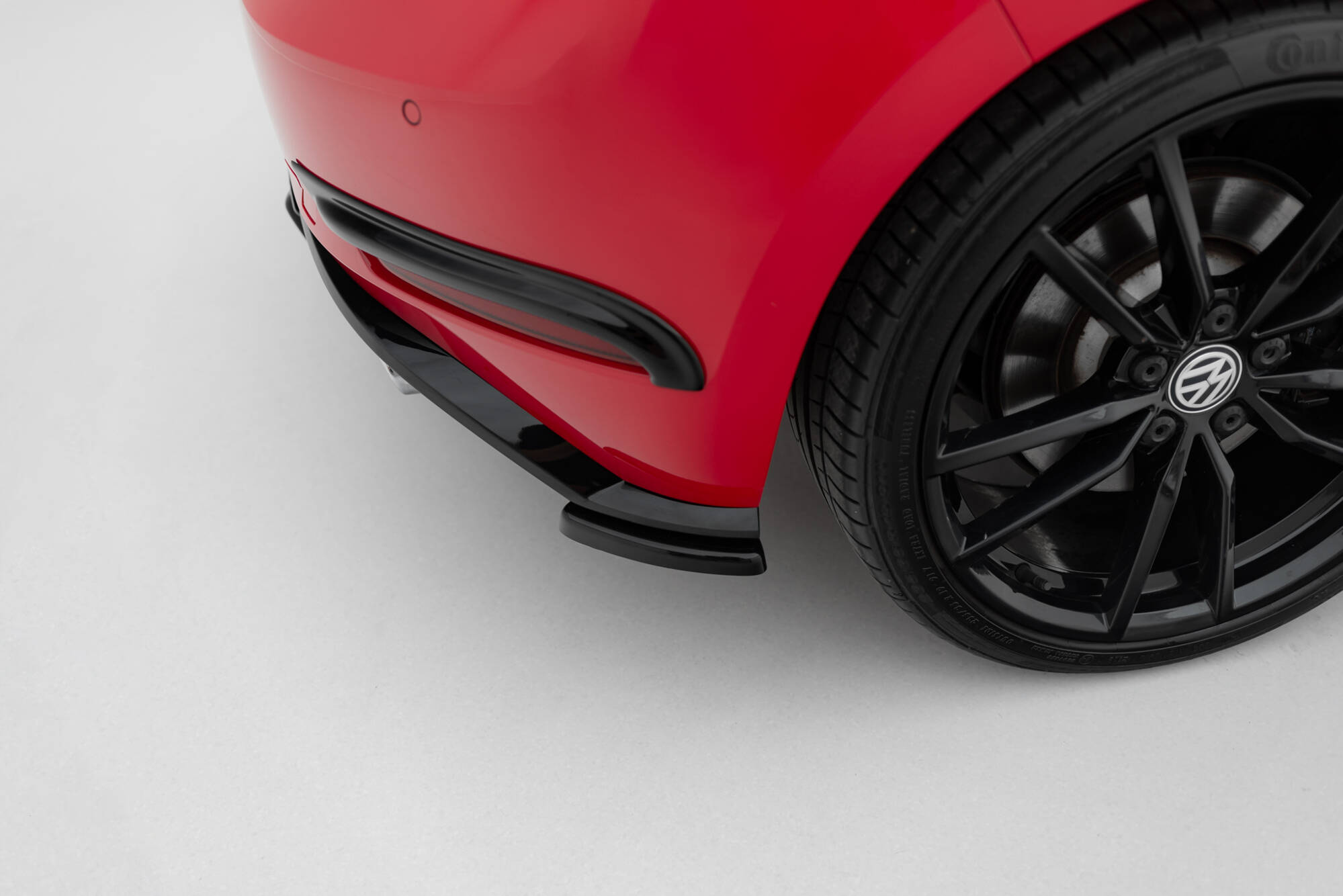 pol_po_Rear-Side-Splitters-Volkswagen-Golf-Hatchback-R-R-Line-Mk7-Facelift-21752_9 pol_po_Rear-Side-Splitters-Volkswagen-Golf-Hatchback-R-R-Line-Mk7-Facelift-21752_9