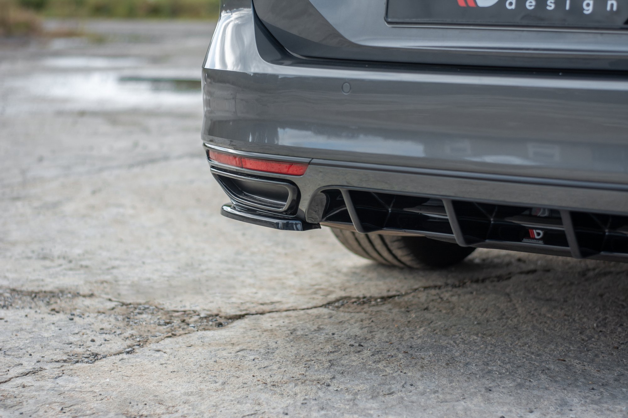 pol_po_Rear-Side-Splitters-Volkswagen-Passat-R-Line-B8-9105_4 pol_po_Rear-Side-Splitters-Volkswagen-Passat-R-Line-B8-9105_4
