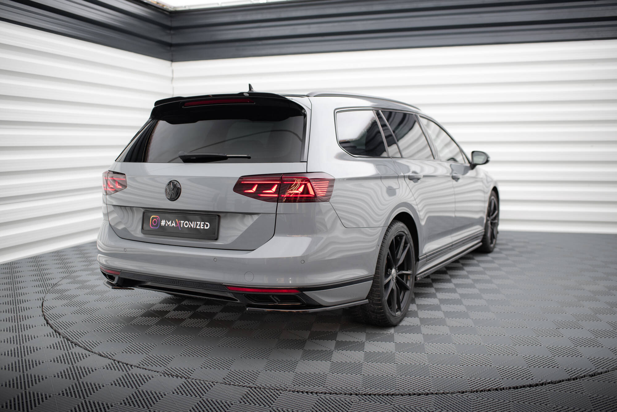 pol_po_Rear-Side-Splitters-Volkswagen-Passat-R-Line-B8-Facelift-19108_2 pol_po_Rear-Side-Splitters-Volkswagen-Passat-R-Line-B8-Facelift-19108_2