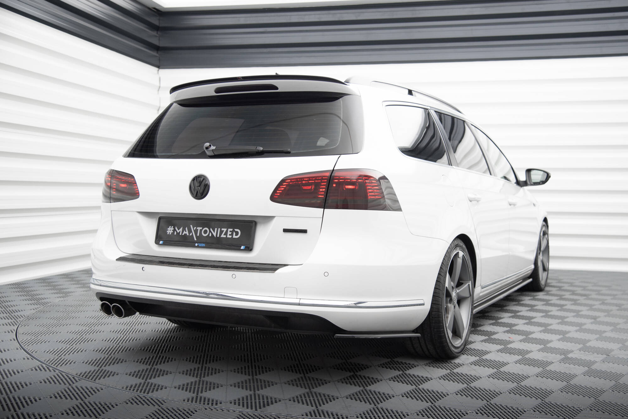 pol_po_Rear-Side-Splitters-Volkswagen-Passat-Variant-B7-20990_4 pol_po_Rear-Side-Splitters-Volkswagen-Passat-Variant-B7-20990_4
