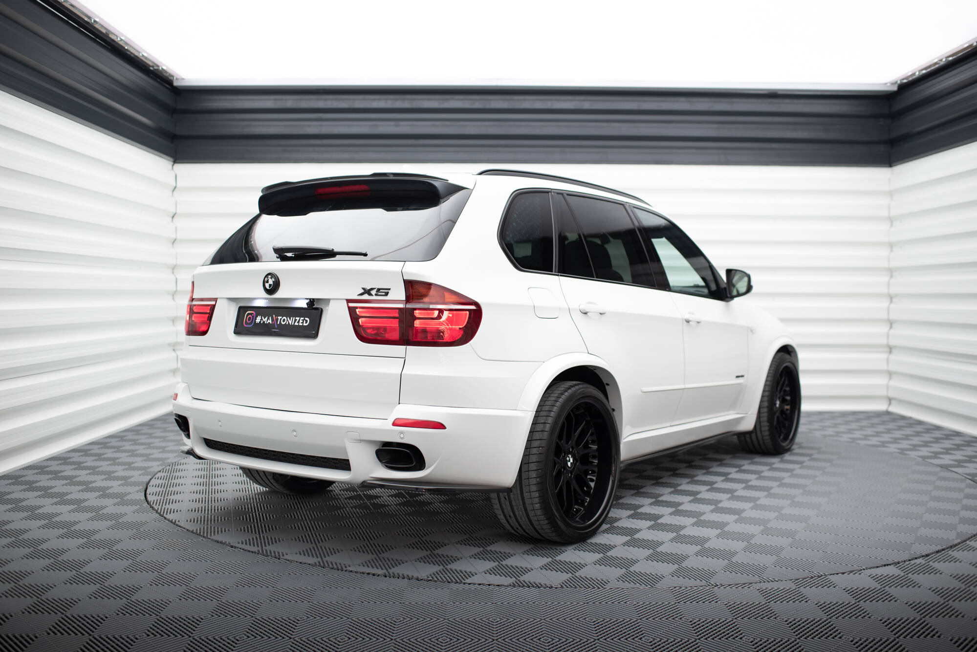pol_po_Rear-Side-Splitters-for-BMW-X5-E70-Facelit-M-pack-9006_4 pol_po_Rear-Side-Splitters-for-BMW-X5-E70-Facelit-M-pack-9006_4