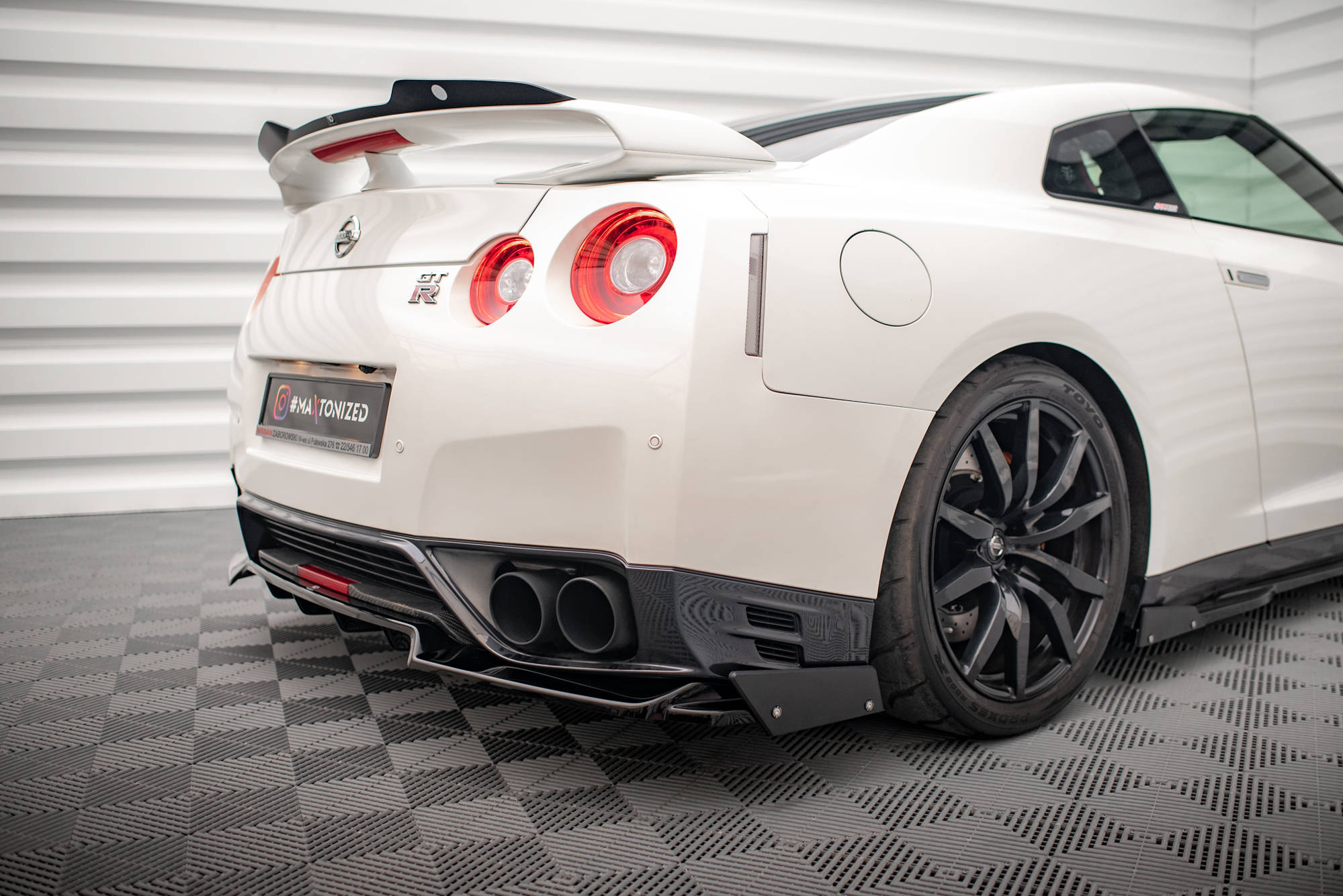 pol_po_Rear-Splitter-Flaps-for-Nissan-GTR-R35-Facelift-16894_6 pol_po_Rear-Splitter-Flaps-for-Nissan-GTR-R35-Facelift-16894_6
