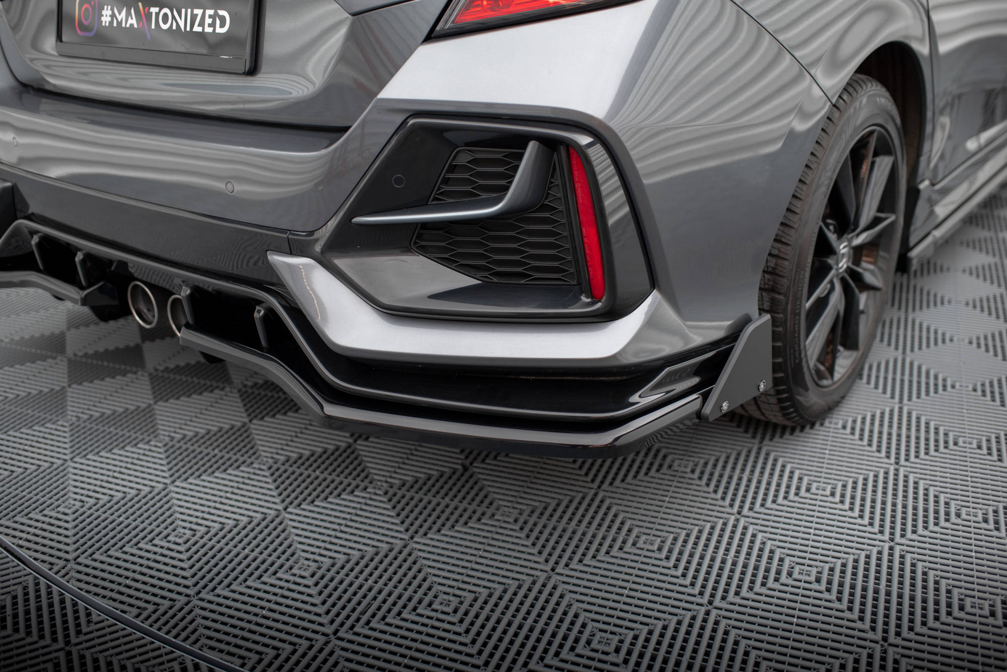 pol_po_Rear-Splitter-V-1-with-vertical-bars-Flaps-Honda-Civic-Sport-Mk-10-Facelift-18804_2 pol_po_Rear-Splitter-V-1-with-vertical-bars-Flaps-Honda-Civic-Sport-Mk-10-Facelift-18804_2