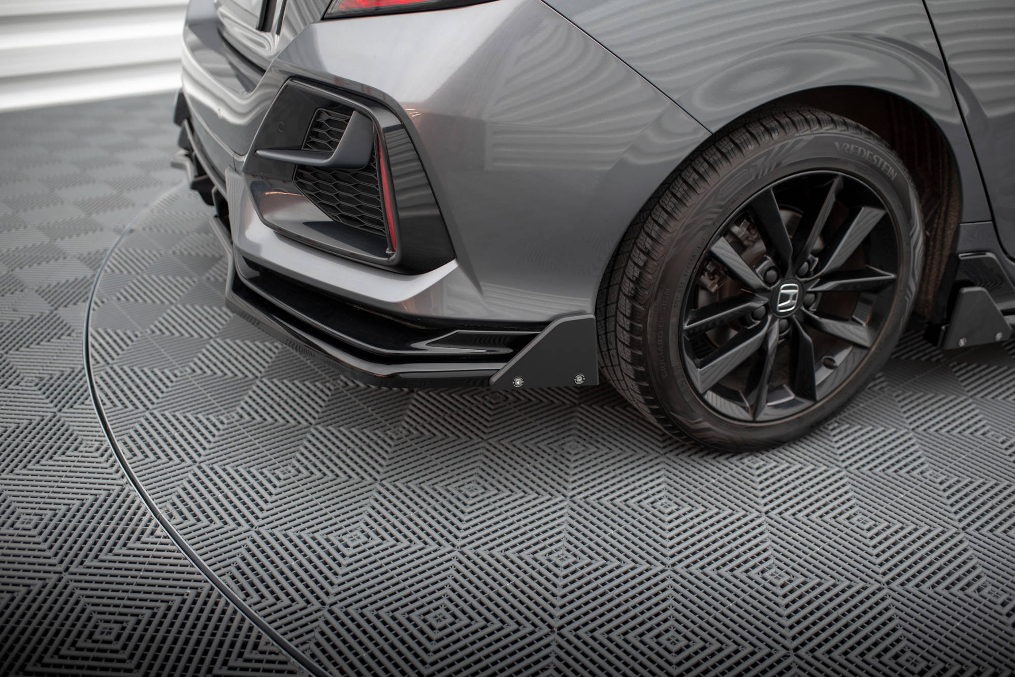 pol_po_Rear-Splitter-V-1-with-vertical-bars-Flaps-Honda-Civic-Sport-Mk-10-Facelift-18804_4 pol_po_Rear-Splitter-V-1-with-vertical-bars-Flaps-Honda-Civic-Sport-Mk-10-Facelift-18804_4