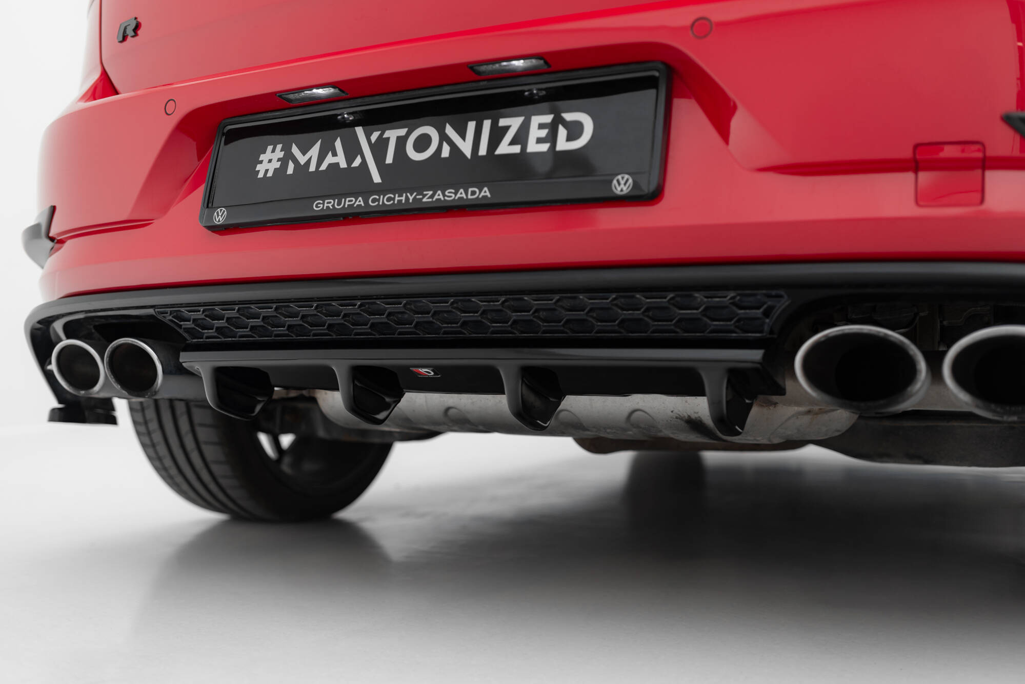 pol_po_Rear-Splitter-Volkswagen-Golf-R-Hatchback-Mk7-Facelift-1065_7 pol_po_Rear-Splitter-Volkswagen-Golf-R-Hatchback-Mk7-Facelift-1065_7