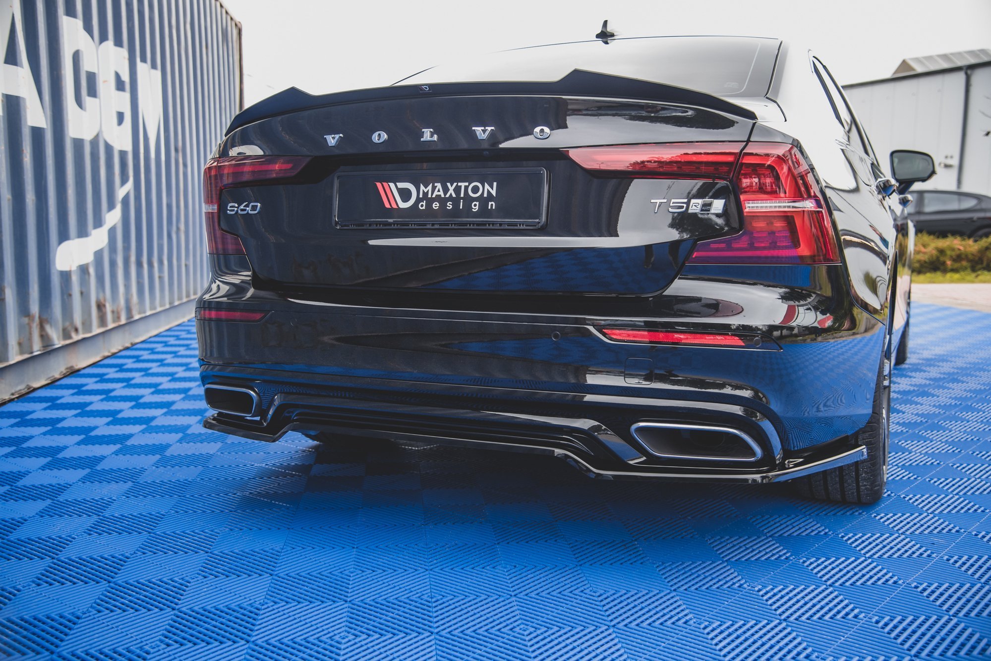 pol_po_Rear-Splitter-Volvo-S60-V60-R-Design-Mk3-11176_8 pol_po_Rear-Splitter-Volvo-S60-V60-R-Design-Mk3-11176_8
