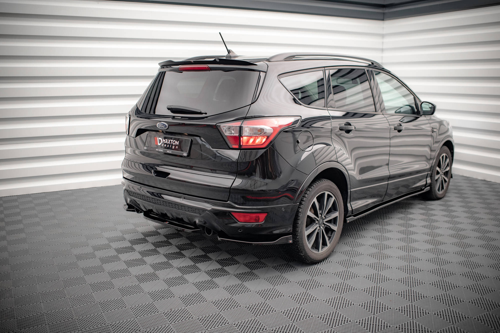 pol_po_Rear-Splitter-for-Ford-Escape-ST-Line-Mk3-14888_4 pol_po_Rear-Splitter-for-Ford-Escape-ST-Line-Mk3-14888_4