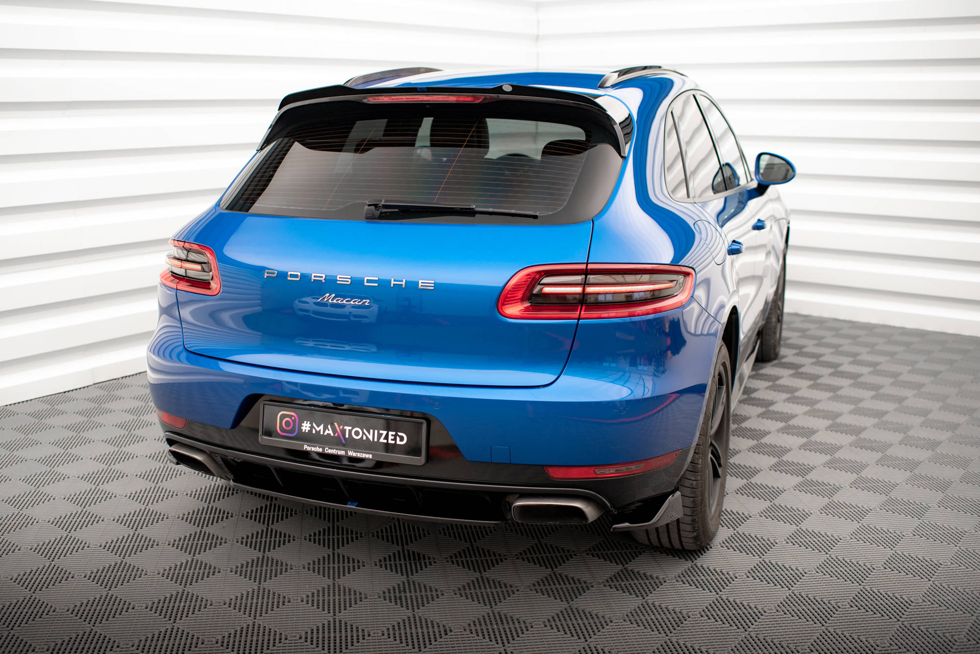 pol_po_Rear-Splitter-for-Porsche-Macan-Mk1-17288_6 pol_po_Rear-Splitter-for-Porsche-Macan-Mk1-17288_6