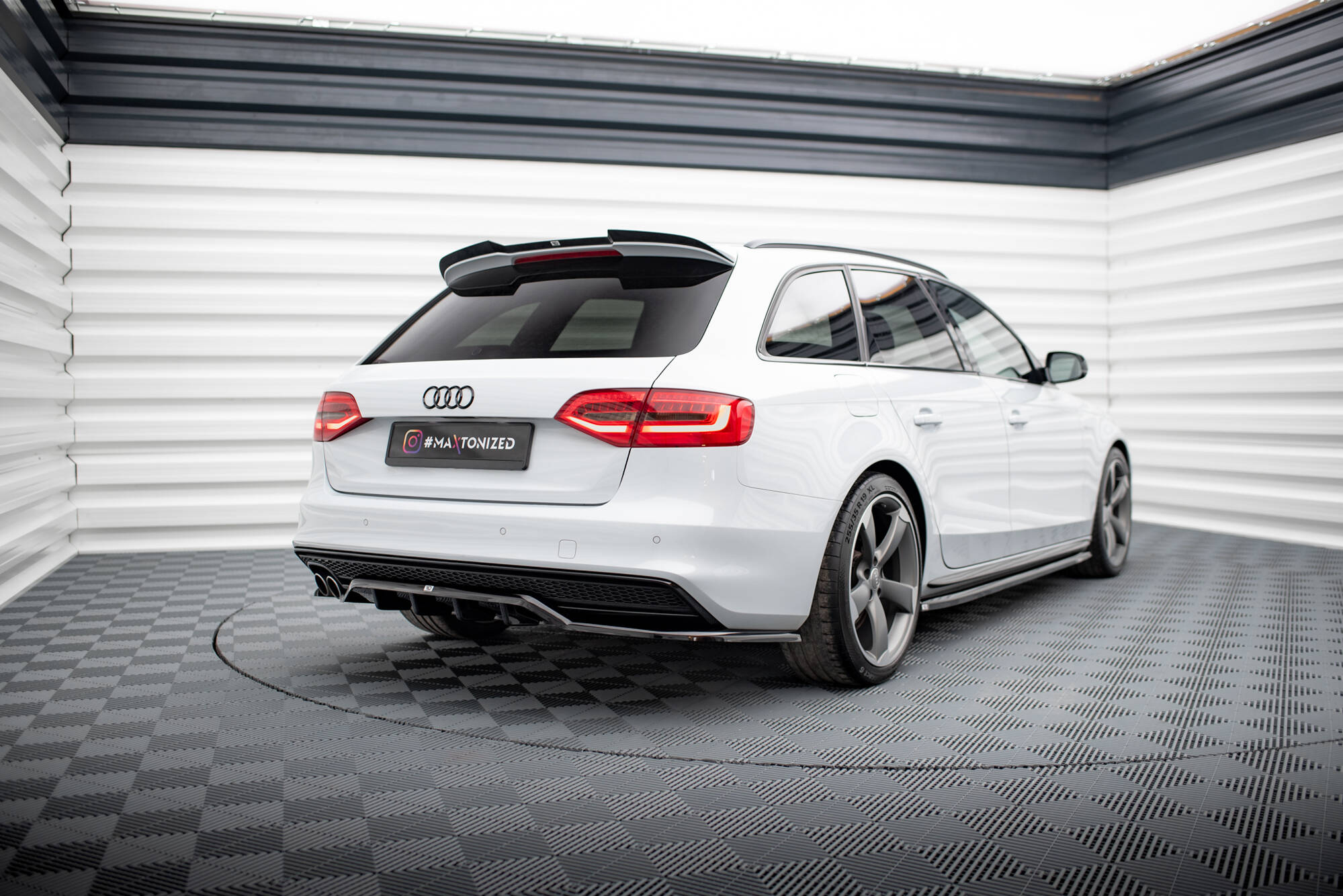 pol_po_Rear-Splitter-with-vertical-bars-Audi-A4-Competition-B8-Facelift-19152_5 pol_po_Rear-Splitter-with-vertical-bars-Audi-A4-Competition-B8-Facelift-19152_5