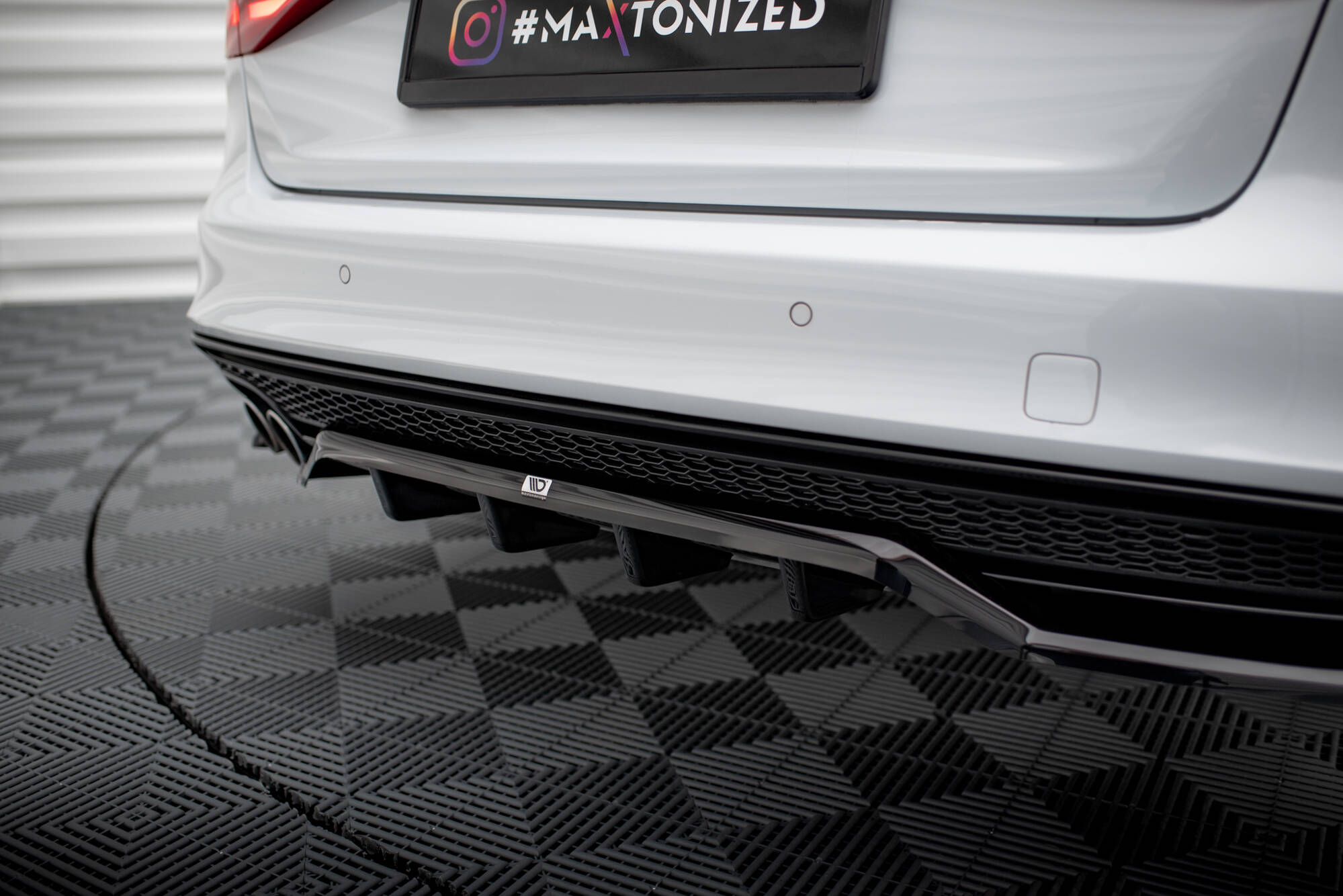 pol_po_Rear-Splitter-with-vertical-bars-Audi-A4-Competition-B8-Facelift-19152_7 pol_po_Rear-Splitter-with-vertical-bars-Audi-A4-Competition-B8-Facelift-19152_7