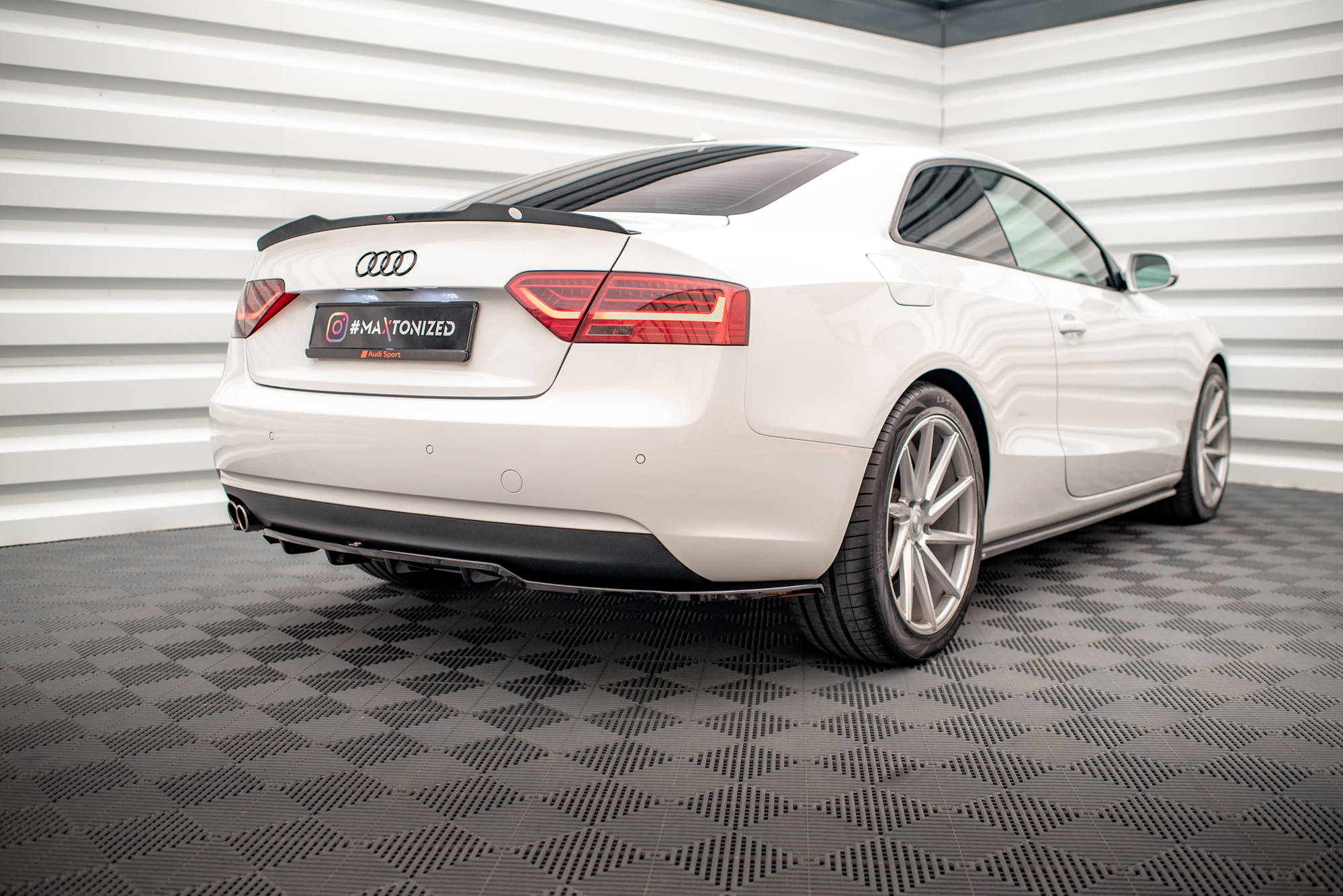 pol_po_Rear-Splitter-with-vertical-bars-Audi-A5-Coupe-8T-Facelift-18222_6 pol_po_Rear-Splitter-with-vertical-bars-Audi-A5-Coupe-8T-Facelift-18222_6