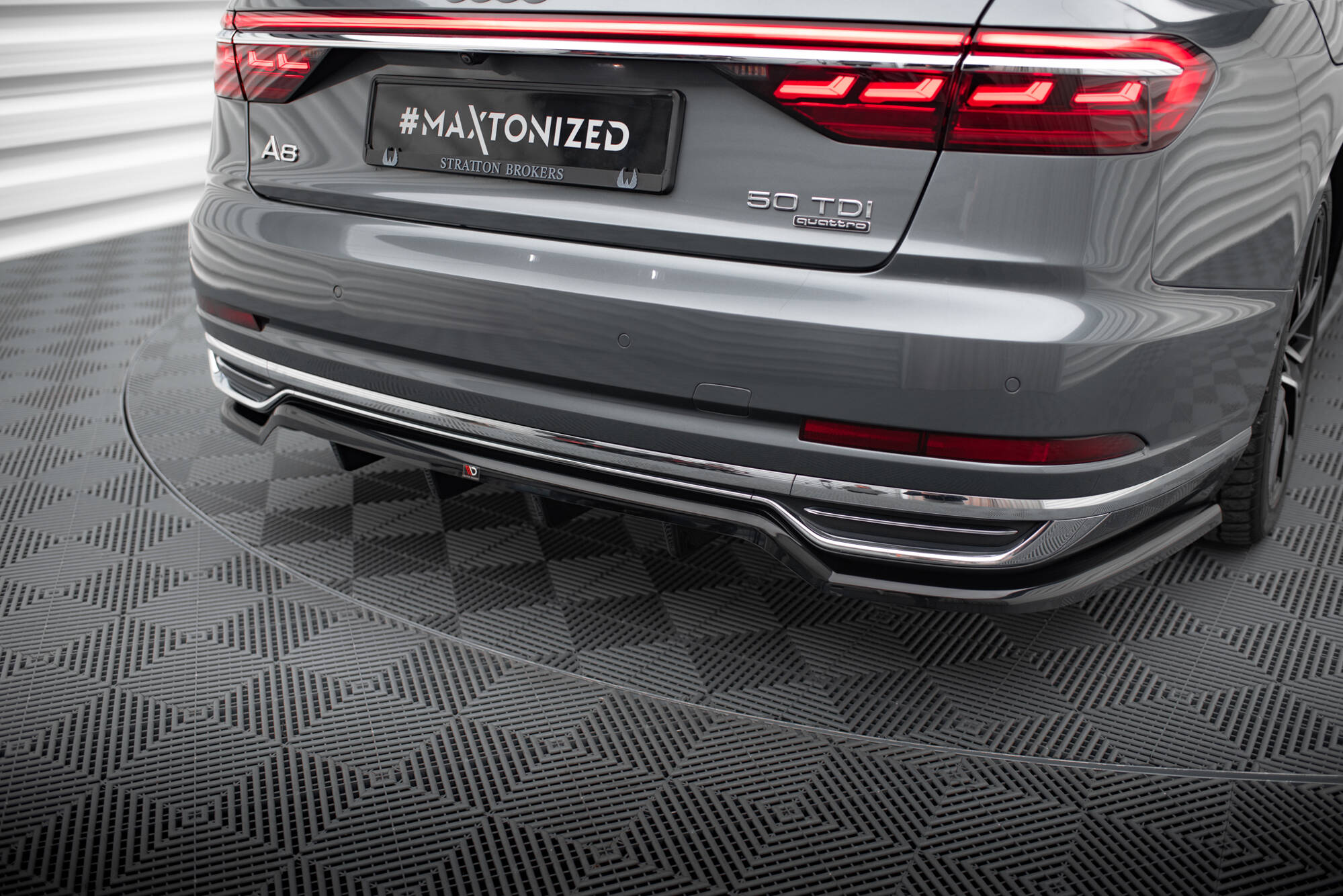 pol_po_Rear-Splitter-with-vertical-bars-Audi-A8-D5-19779_4 pol_po_Rear-Splitter-with-vertical-bars-Audi-A8-D5-19779_4