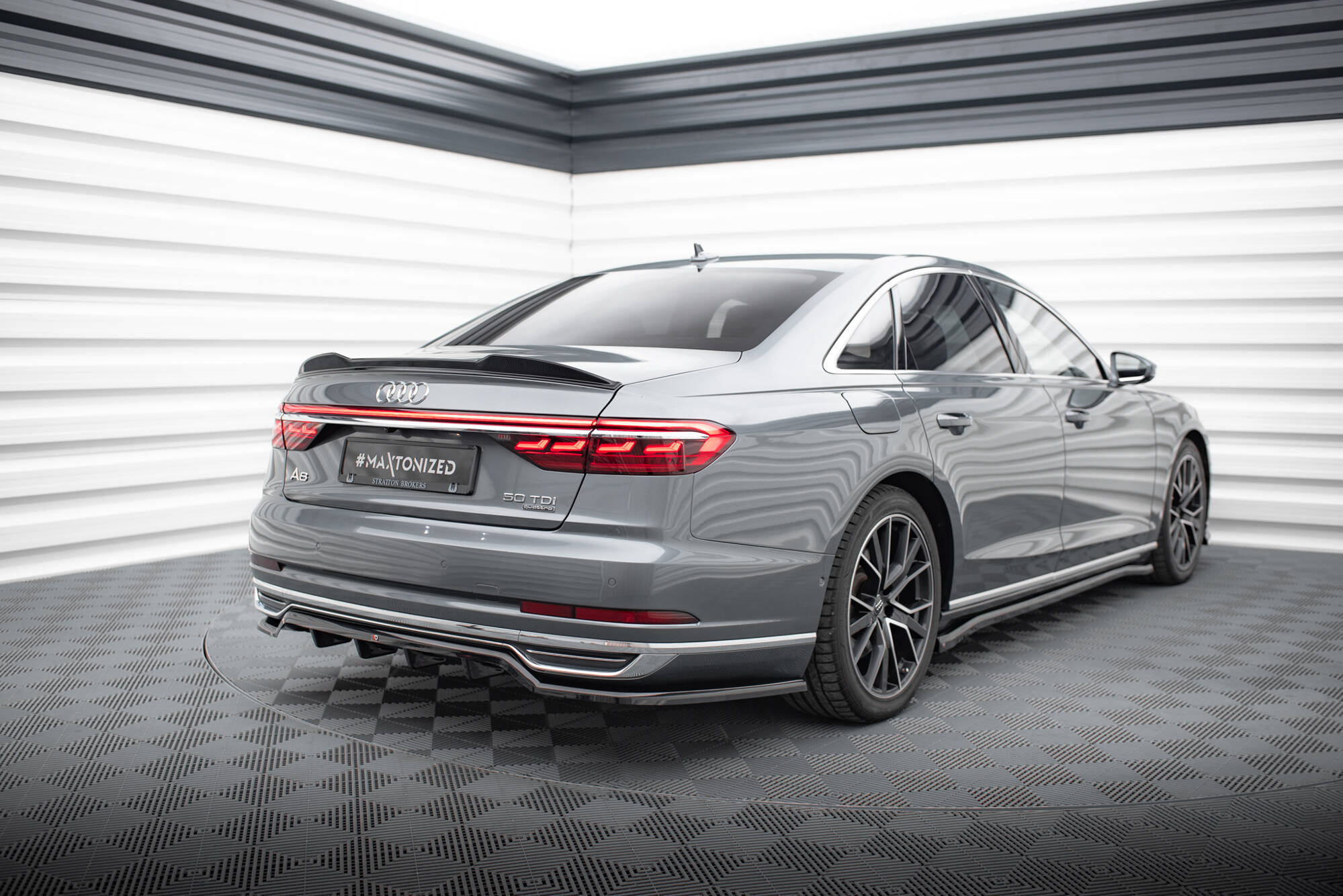 pol_po_Rear-Splitter-with-vertical-bars-Audi-A8-D5-19779_5 pol_po_Rear-Splitter-with-vertical-bars-Audi-A8-D5-19779_5