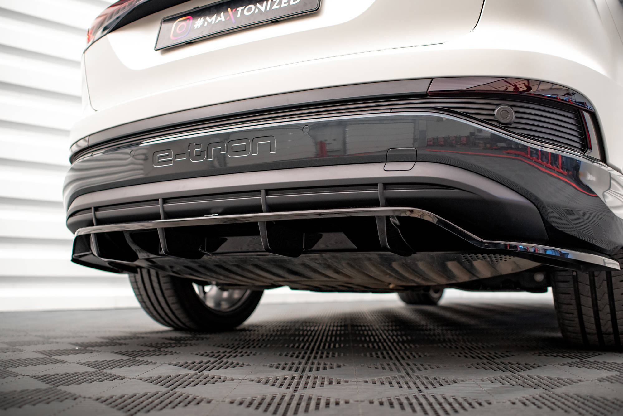 pol_po_Rear-Splitter-with-vertical-bars-Audi-Q4-e-tron-Sportback-S-line-Mk1-17553_6 pol_po_Rear-Splitter-with-vertical-bars-Audi-Q4-e-tron-Sportback-S-line-Mk1-17553_6