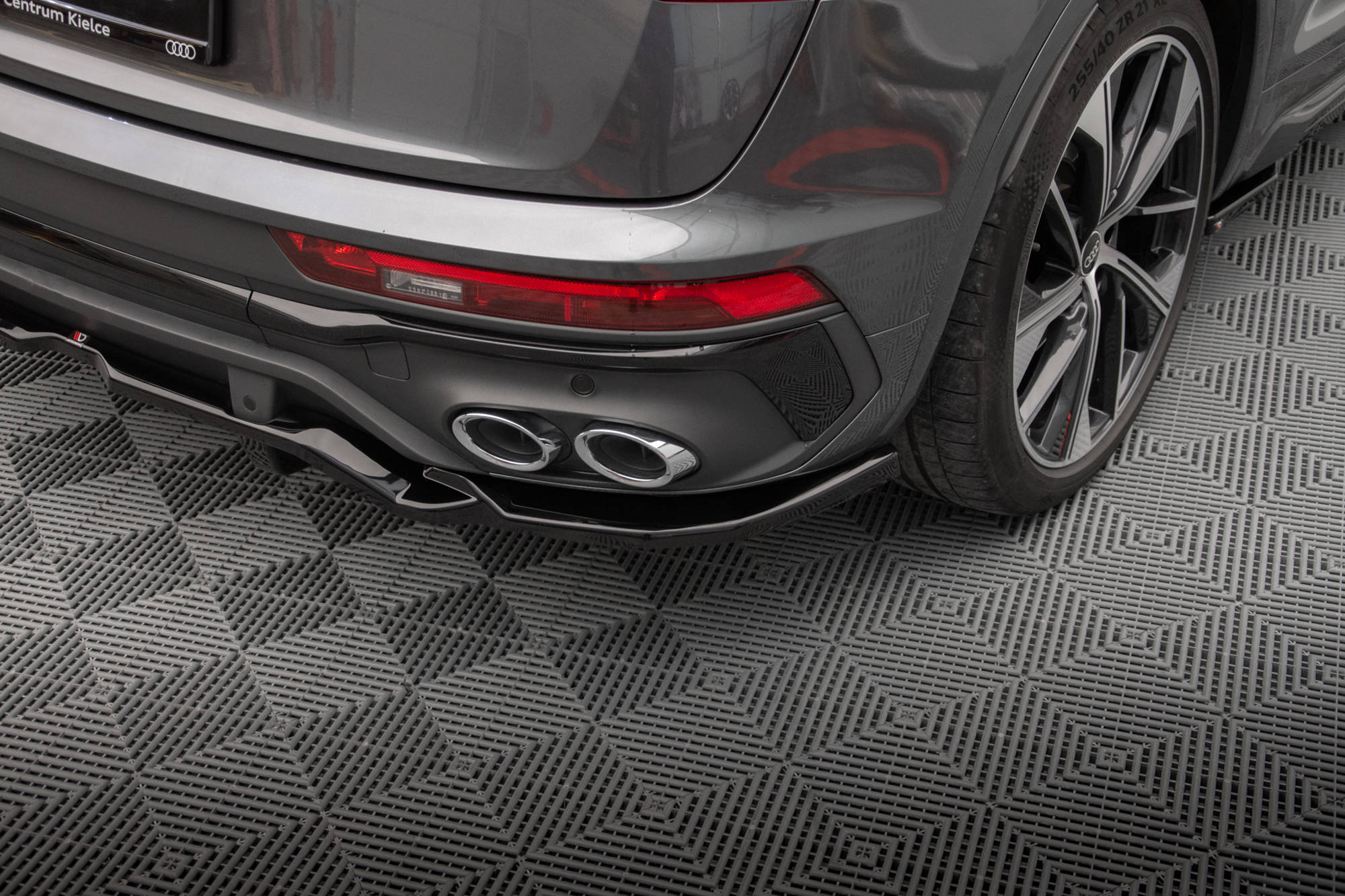 pol_po_Rear-Splitter-with-vertical-bars-Audi-SQ5-Q5-S-Line-Sportback-Mk2-Facelift-18467_3 pol_po_Rear-Splitter-with-vertical-bars-Audi-SQ5-Q5-S-Line-Sportback-Mk2-Facelift-18467_3