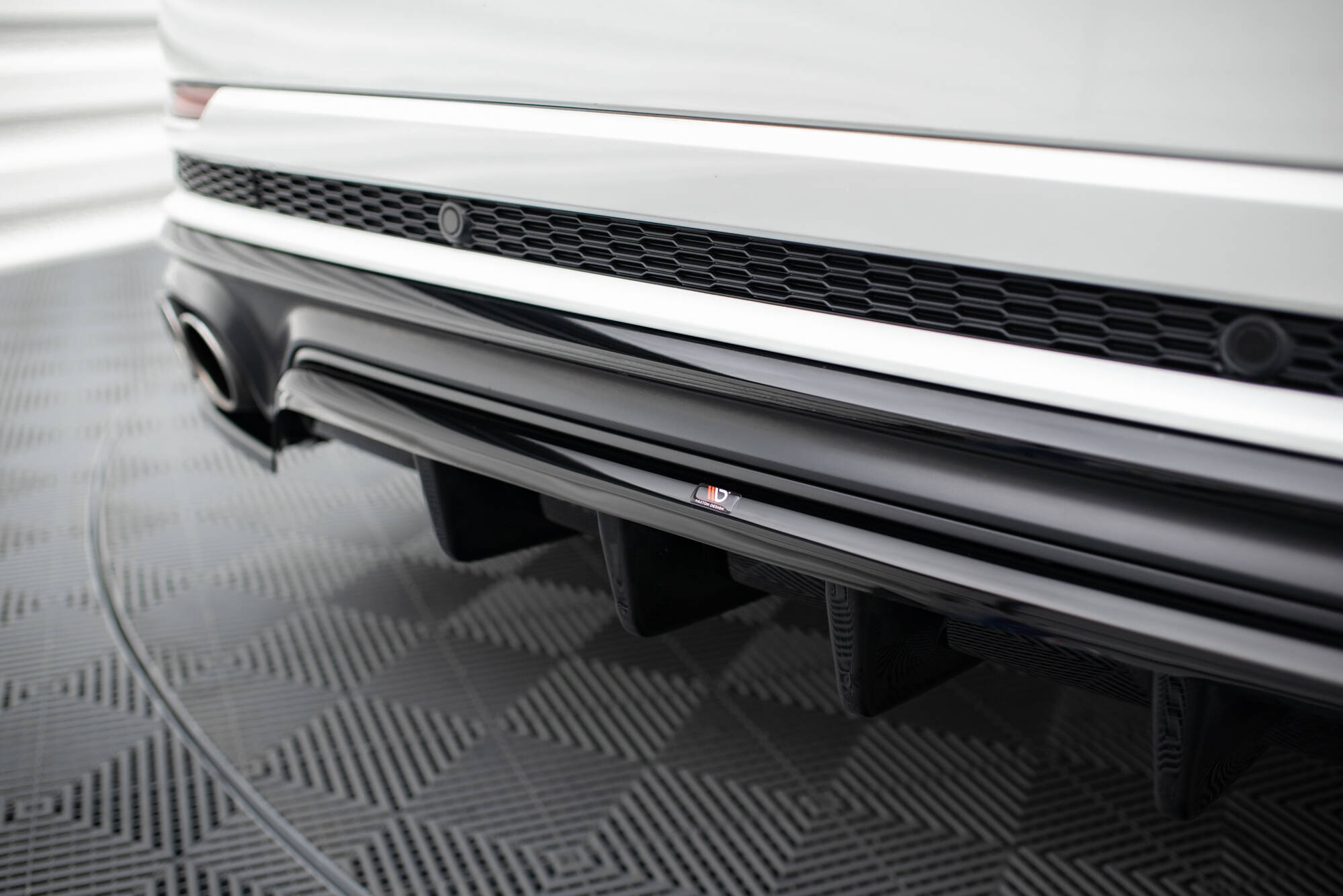 pol_po_Rear-Splitter-with-vertical-bars-Audi-SQ8-Mk1-20879_2 pol_po_Rear-Splitter-with-vertical-bars-Audi-SQ8-Mk1-20879_2