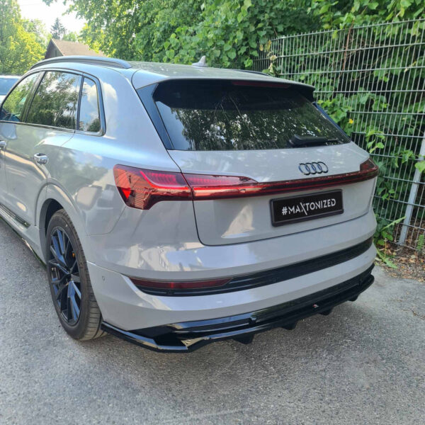 Πίσω Σπόιλερ (with vertical bars) Audi e-Tron S-Line