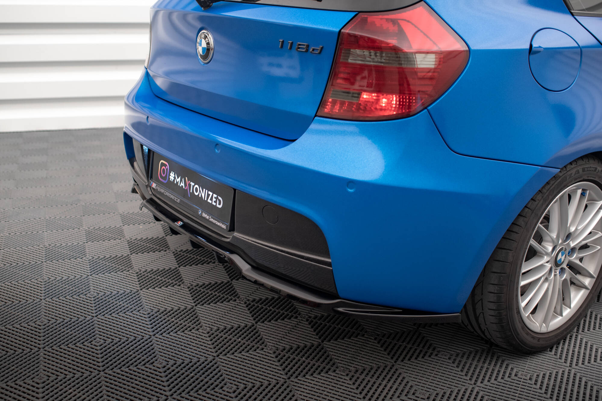pol_po_Rear-Splitter-with-vertical-bars-BMW-1-M-Pack-E87-Facelift-19208_6 pol_po_Rear-Splitter-with-vertical-bars-BMW-1-M-Pack-E87-Facelift-19208_6