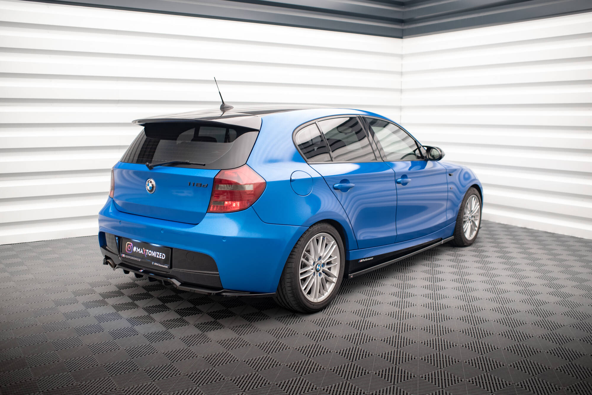 pol_po_Rear-Splitter-with-vertical-bars-BMW-1-M-Pack-E87-Facelift-19208_8 pol_po_Rear-Splitter-with-vertical-bars-BMW-1-M-Pack-E87-Facelift-19208_8