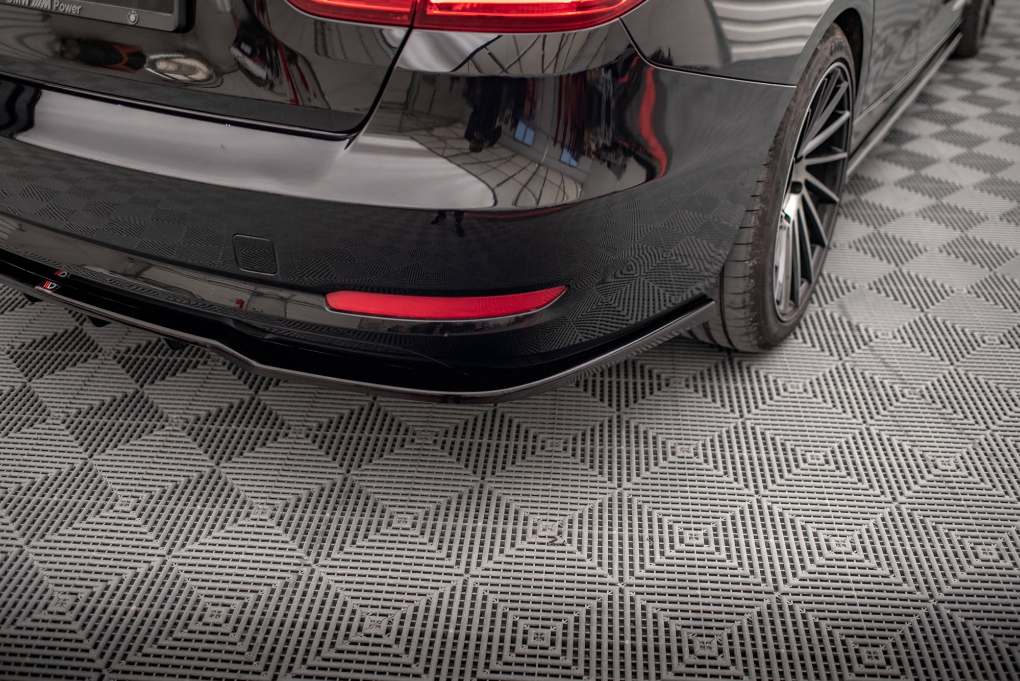 pol_po_Rear-Splitter-with-vertical-bars-BMW-3-GT-F34-16724_3 pol_po_Rear-Splitter-with-vertical-bars-BMW-3-GT-F34-16724_3