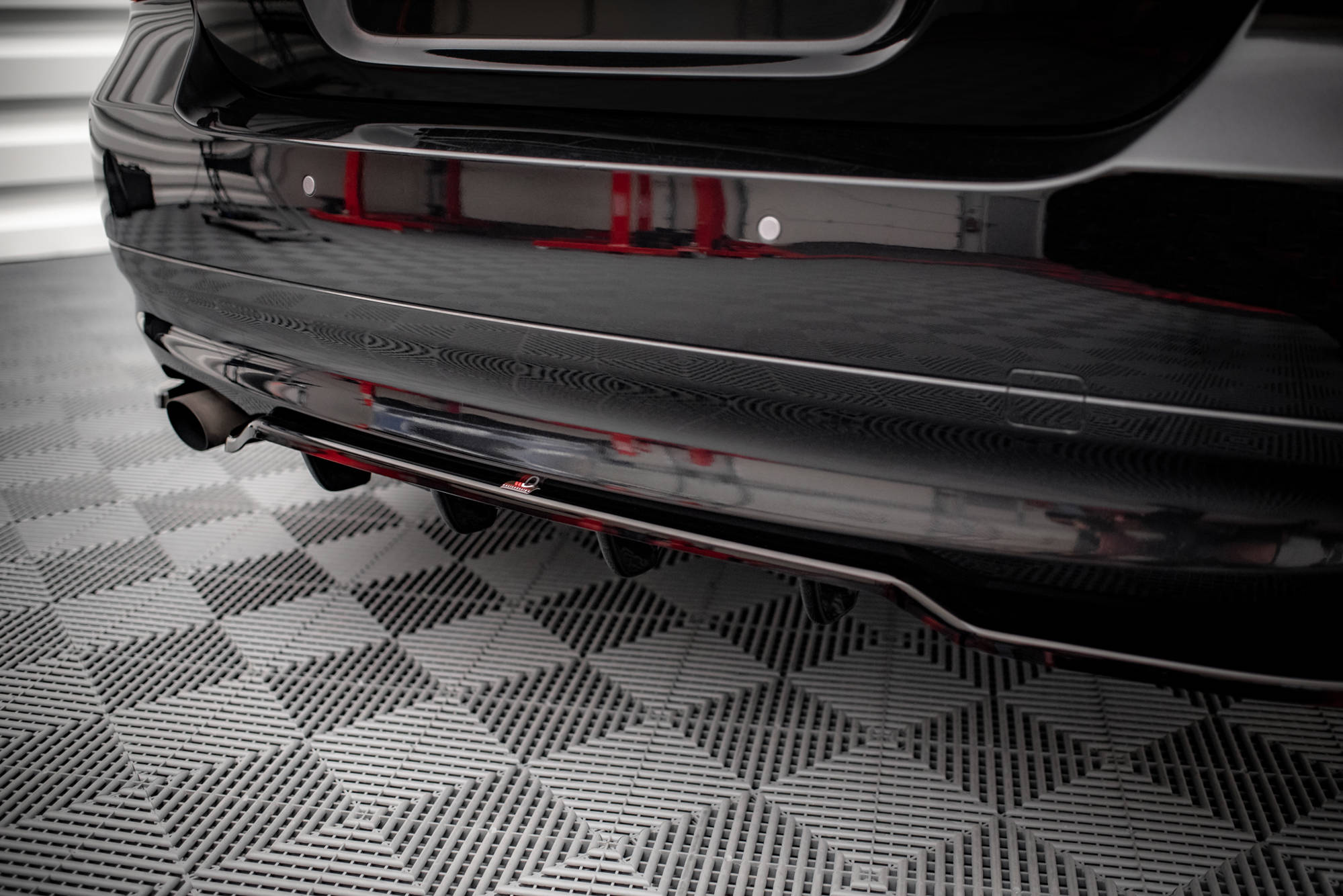 pol_po_Rear-Splitter-with-vertical-bars-BMW-3-Sedan-E90-14958_2 pol_po_Rear-Splitter-with-vertical-bars-BMW-3-Sedan-E90-14958_2